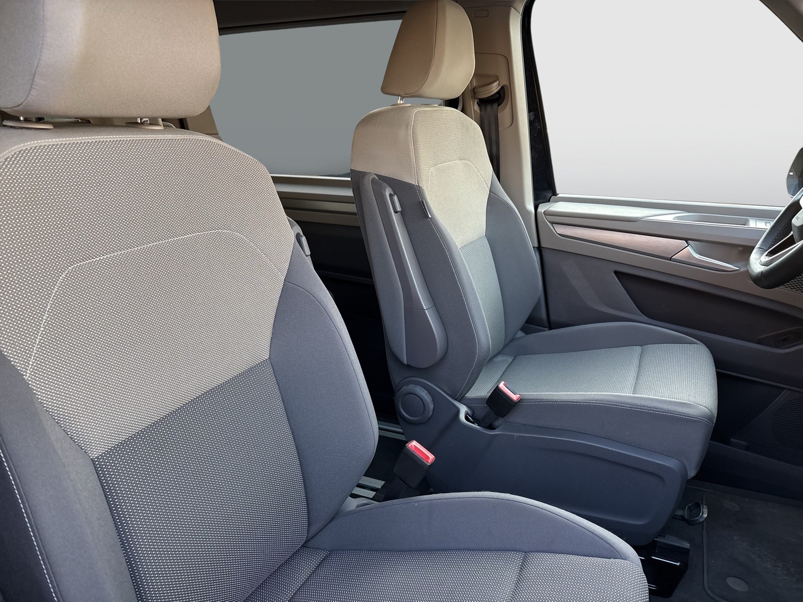 Volkswagen T7 Multivan 2.0 LIFE AHK CAM LM17 E-KLAPPE NAVI