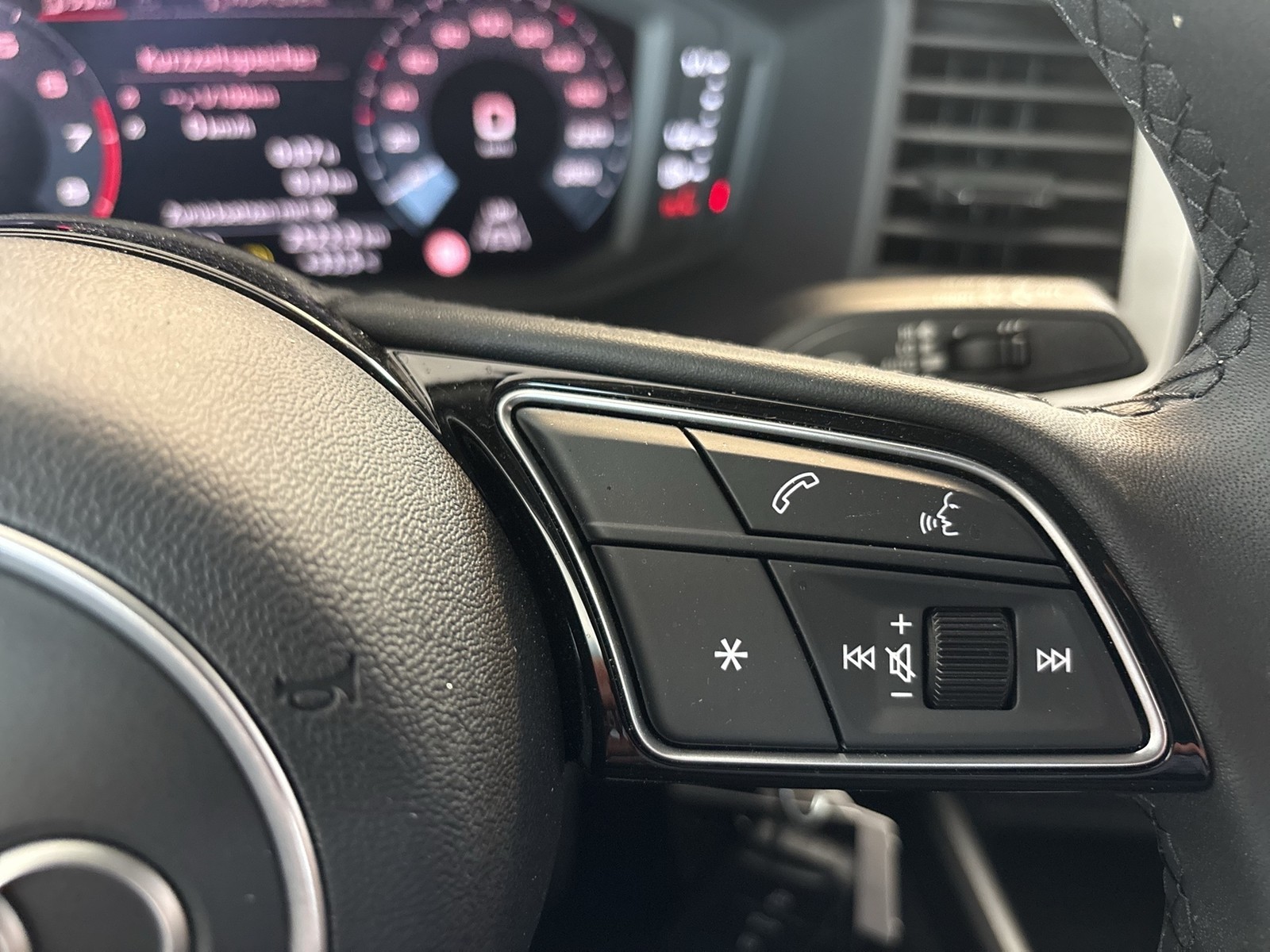 Audi A1 Sportback 30 S LINE CARPLAY ALU SITZHEIZUNG
