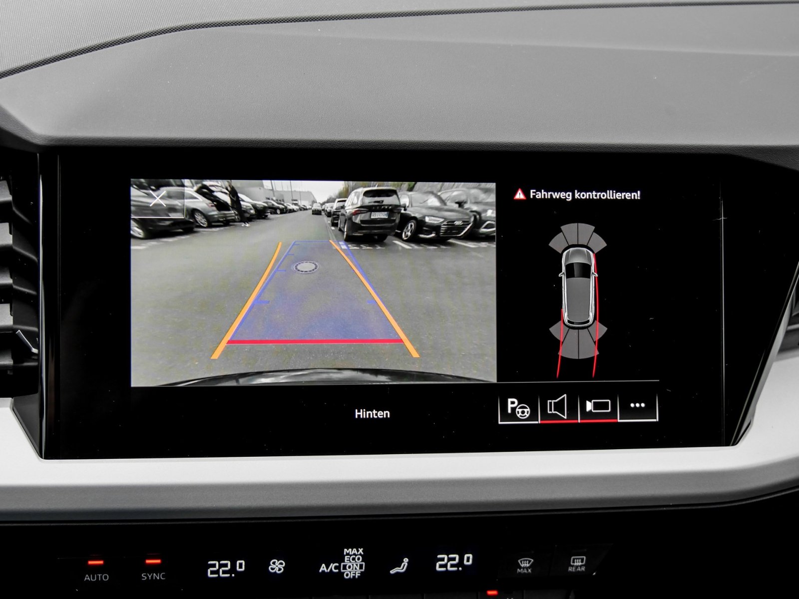 Audi Q4 e-tron 40 S LINE BLACKPAK AHK CAM ACC LM20