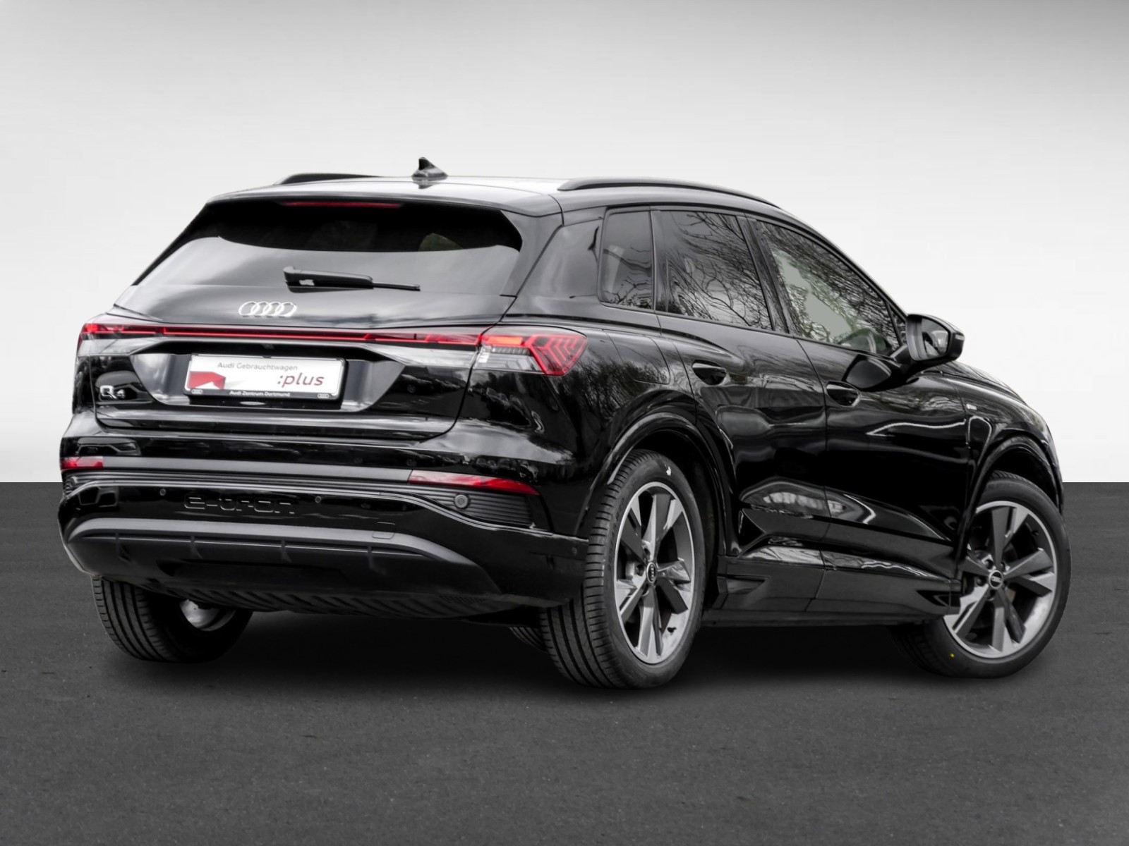 Audi Q4 e-tron 40 S LINE BLACKPAK AHK CAM ACC LM20
