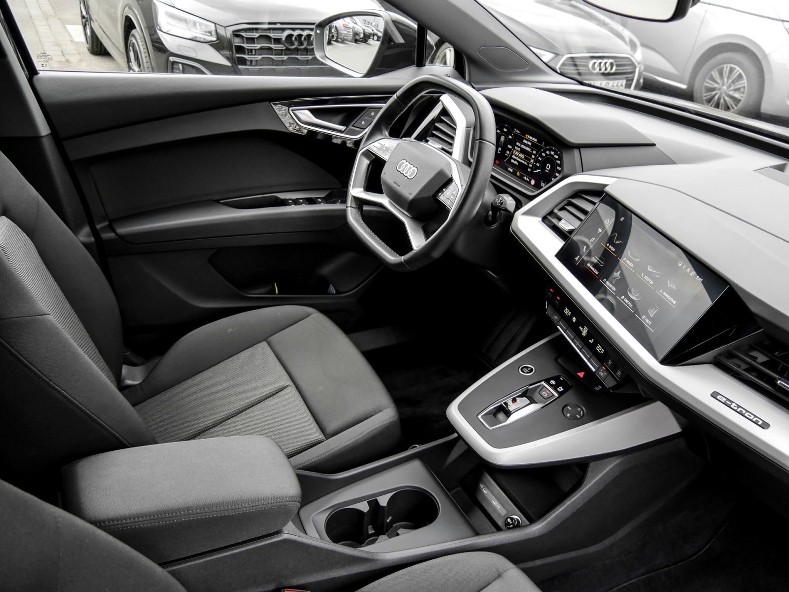 Audi Q4 e-tron 40 S LINE BLACKPAK AHK CAM ACC LM20
