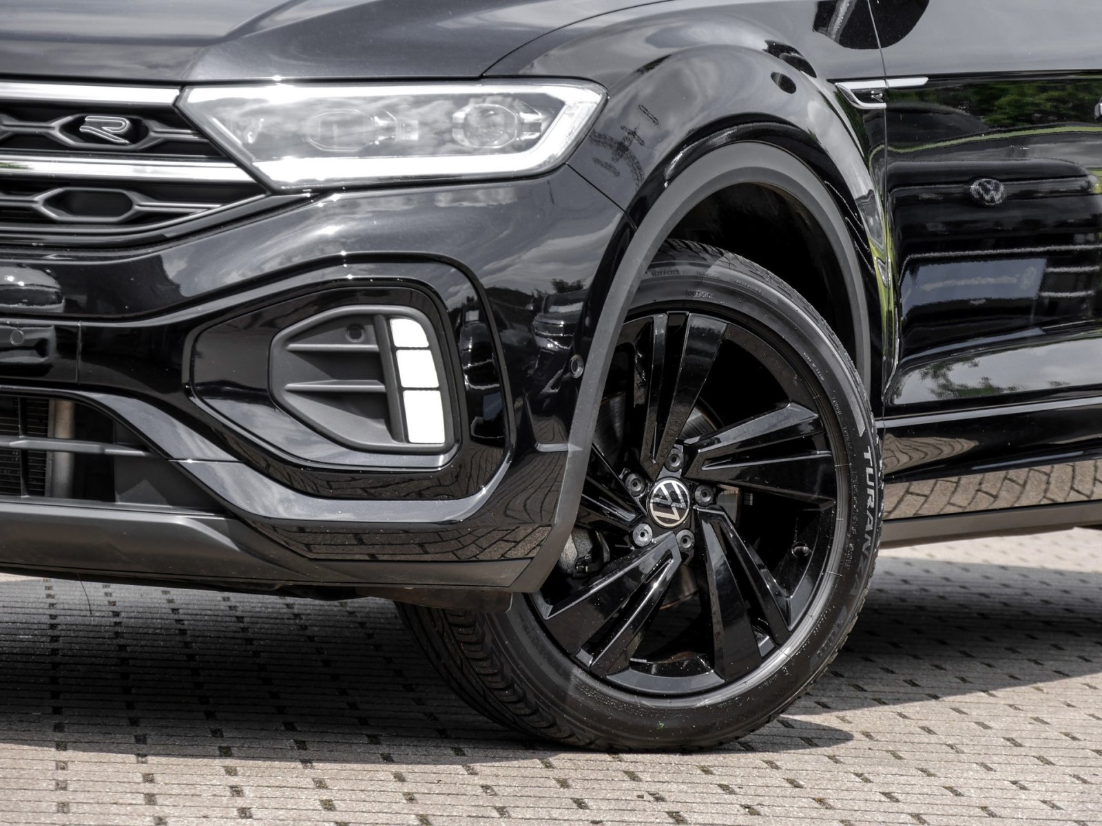 Volkswagen T-Roc 1.5 R-LINE BLACKSTYLE AHK CAM ACC LM18 NAVI