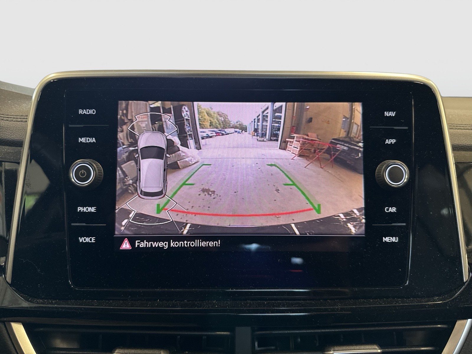 Volkswagen T-Roc 1.5 R-LINE AHK CAM ACC LM18 E-KLAPPE NAVI
