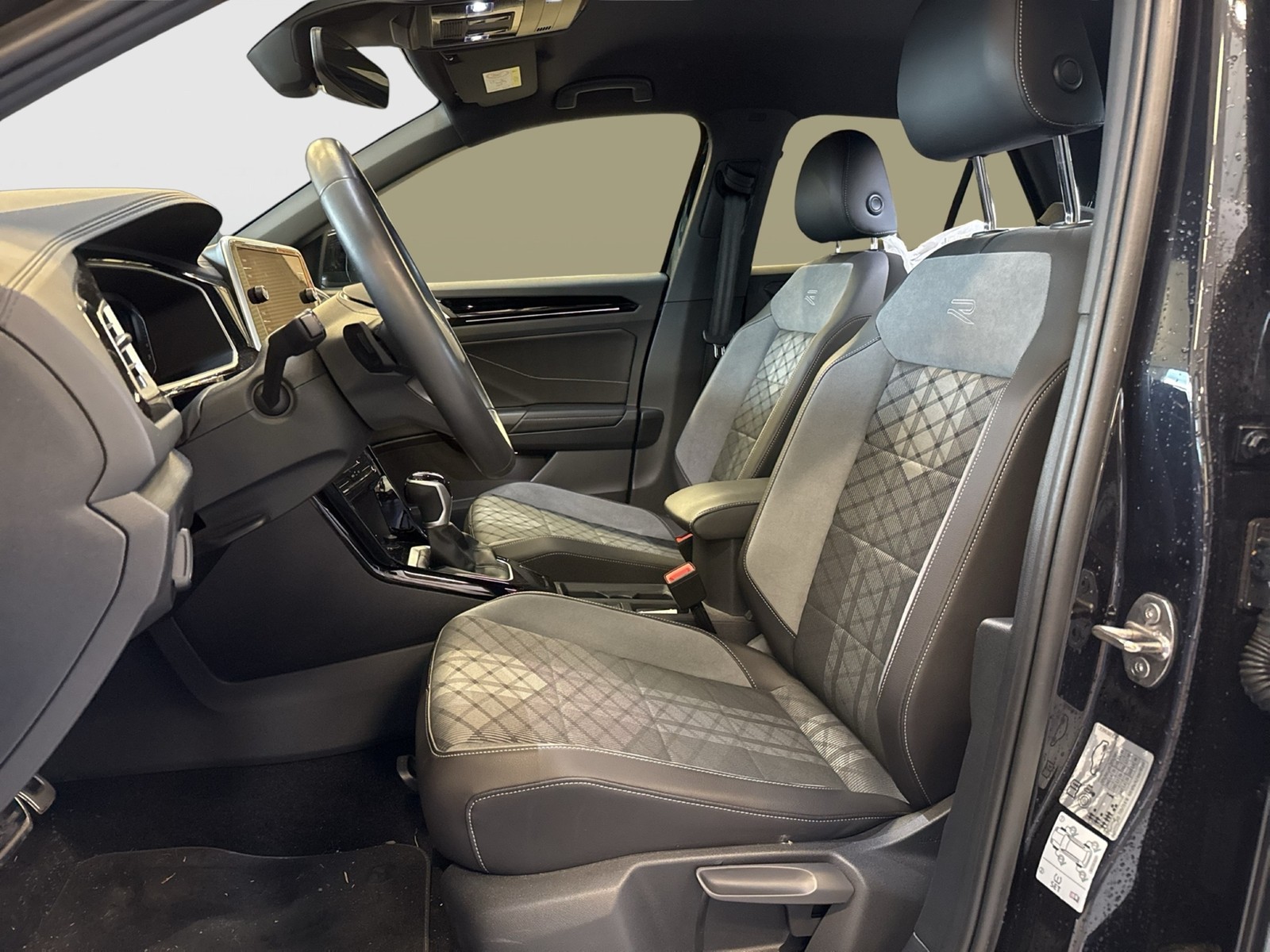 Volkswagen T-Roc 1.5 R-LINE AHK CAM ACC LM18 E-KLAPPE NAVI