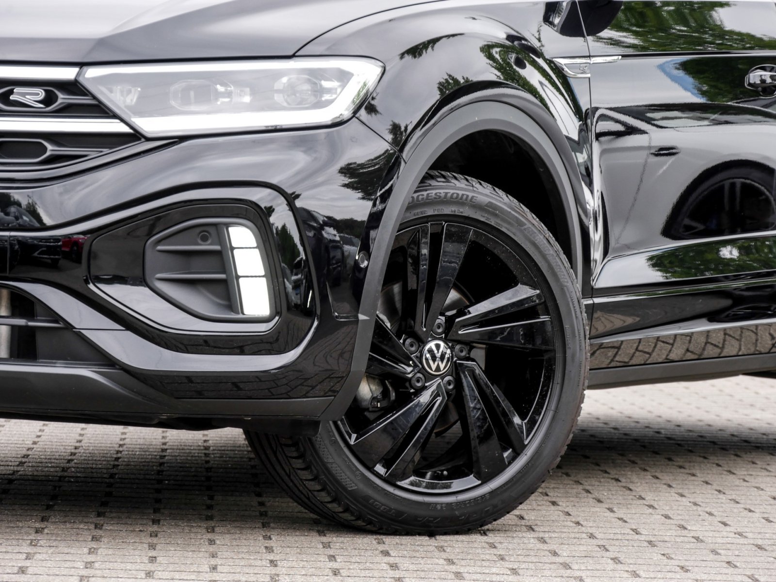 Volkswagen T-Roc 1.5 R-LINE BLACKSTYLE AHK CAM ACC LM18 NAVI