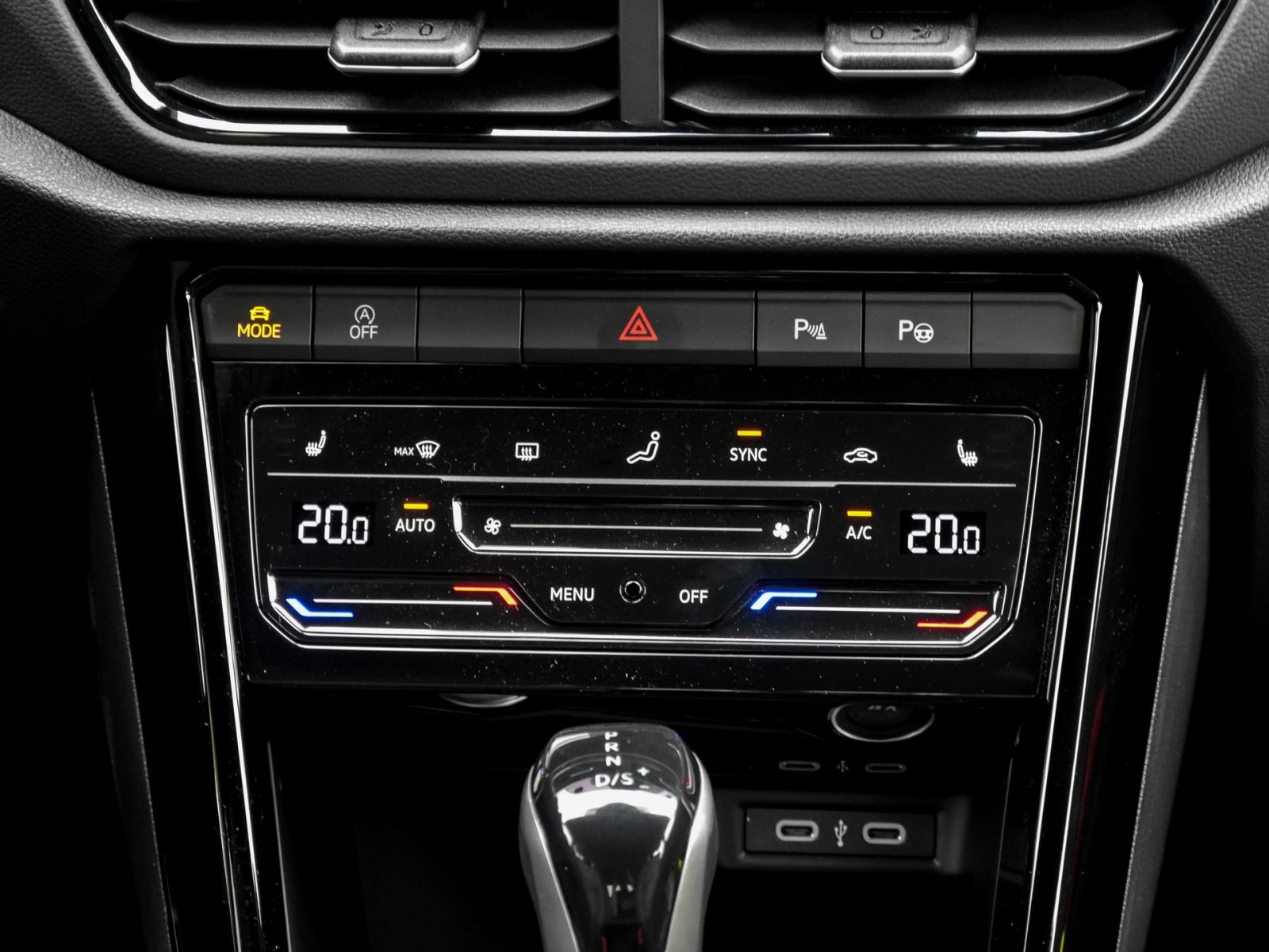 Volkswagen T-Roc 1.5 R-LINE BLACKSTYLE AHK CAM ACC LM18 NAVI