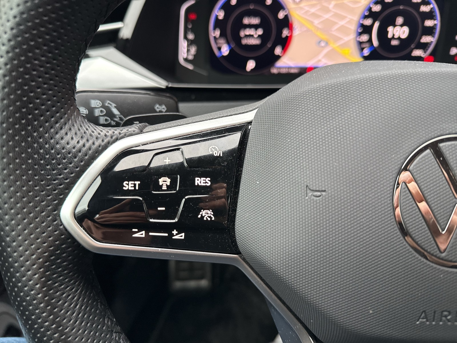 Volkswagen Arteon Shooting Brake 2.0 R-LINE PANO CAM LM19