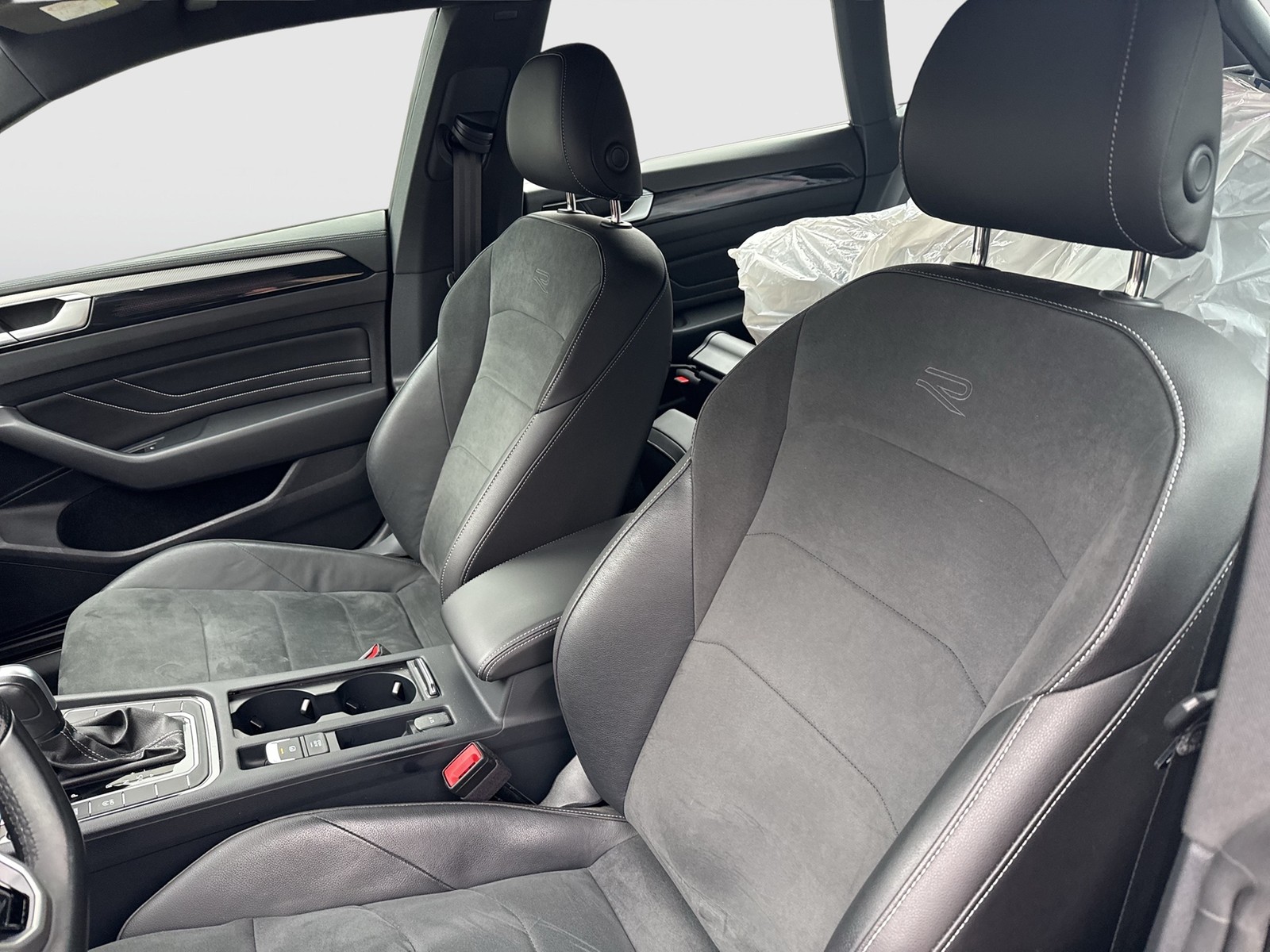 Volkswagen Arteon Shooting Brake 2.0 R-LINE PANO CAM LM19