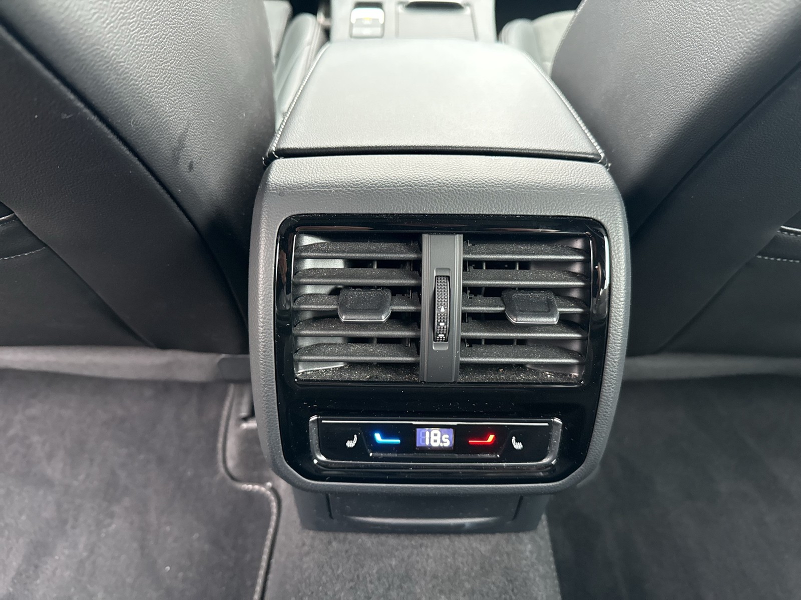 Volkswagen Arteon Shooting Brake 2.0 R-LINE PANO CAM LM19