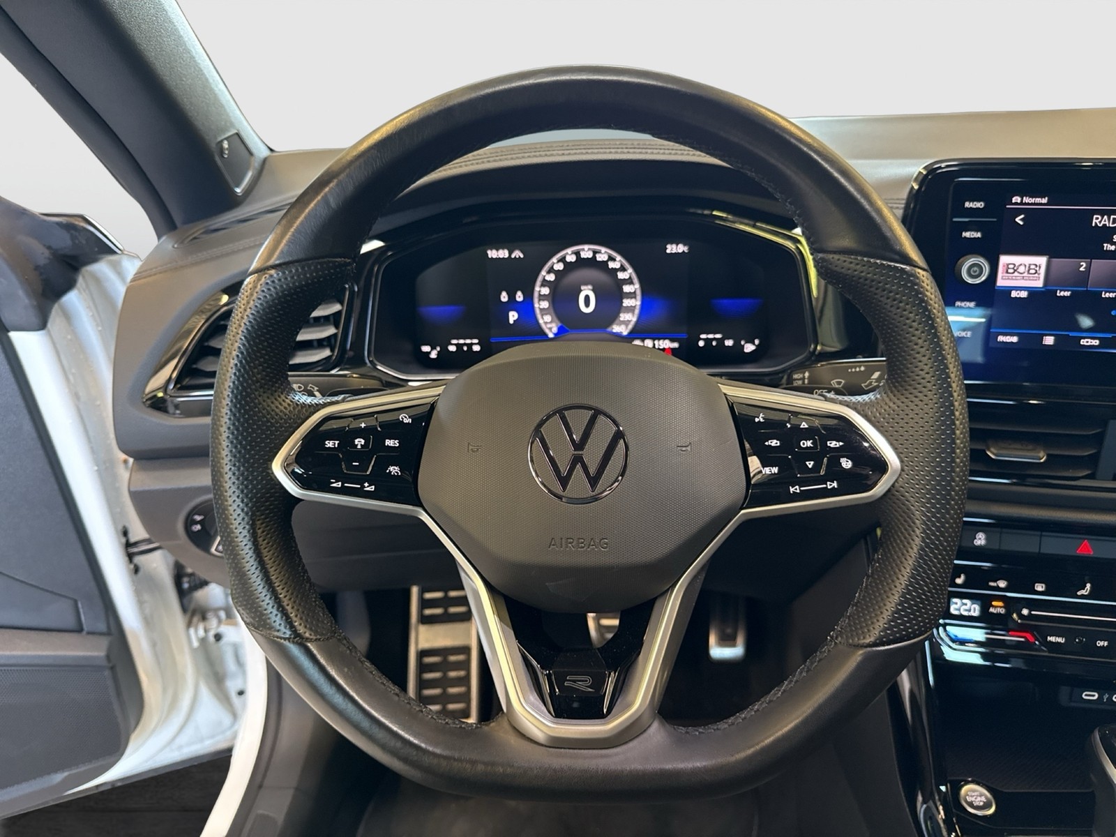 Volkswagen T-Roc Cabrio 1.5 R-LINE BLACKSTYLE BEATS LM19