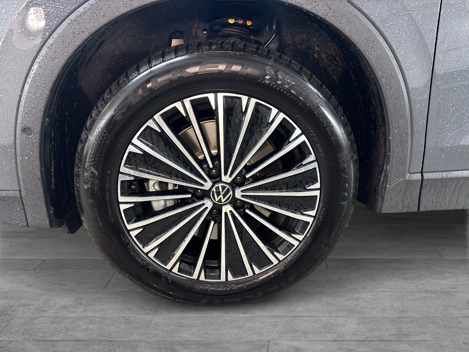 Volkswagen Tiguan 1.5 HYBRID LIFE NEUES MODELL AHK CAM LM18