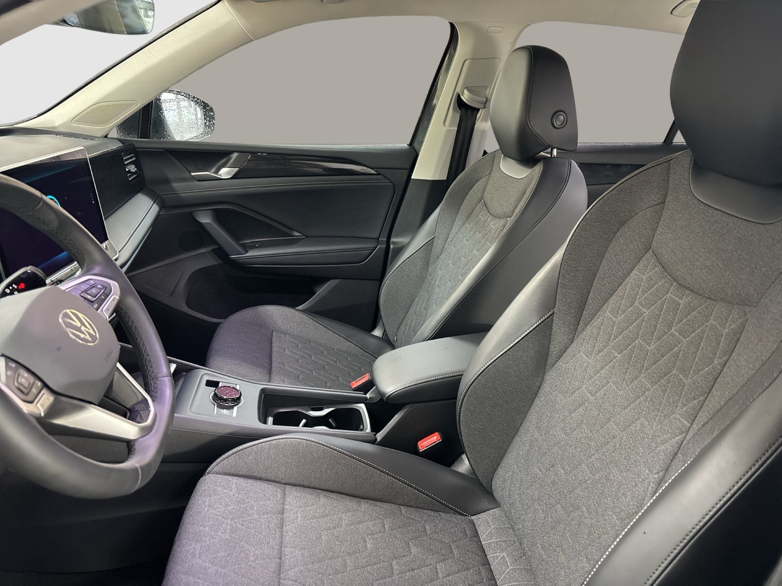 Volkswagen Tiguan 1.5 HYBRID LIFE NEUES MODELL AHK CAM LM18