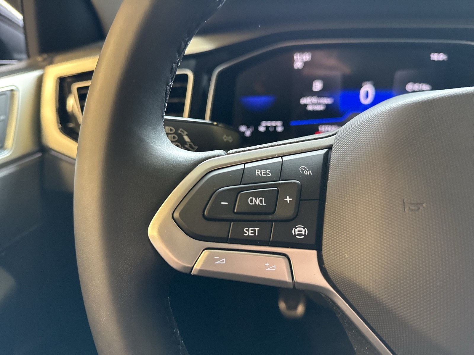 Volkswagen Polo 1.0 MOVE CARPLAY ALU SITZHEIZUNG LED DAB+
