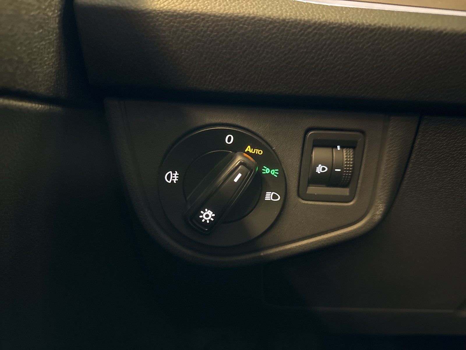 Volkswagen Polo 1.0 MOVE CARPLAY ALU SITZHEIZUNG LED DAB+
