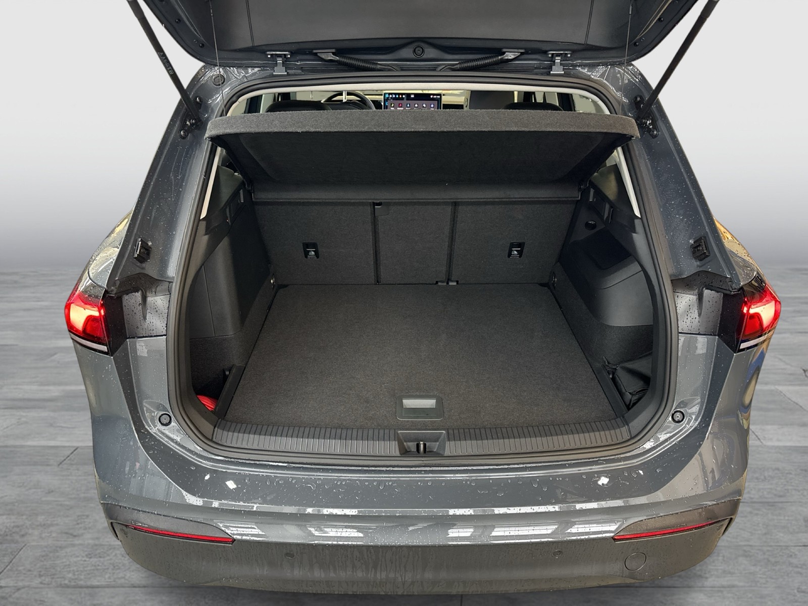 Volkswagen Tiguan 1.5 HYBRID LIFE NEUES MODELL AHK CAM LM18