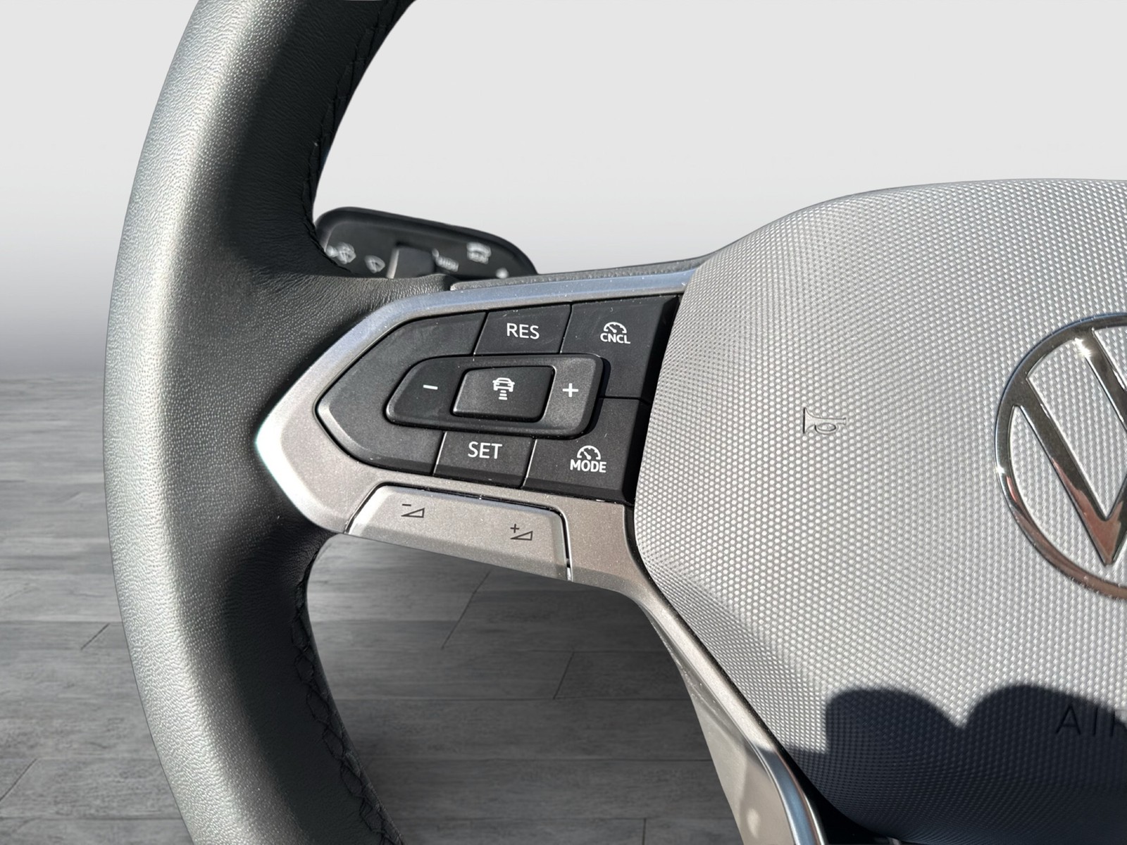 Volkswagen Tiguan 1.5 HYBRID LIFE AHK 360CAM ACC