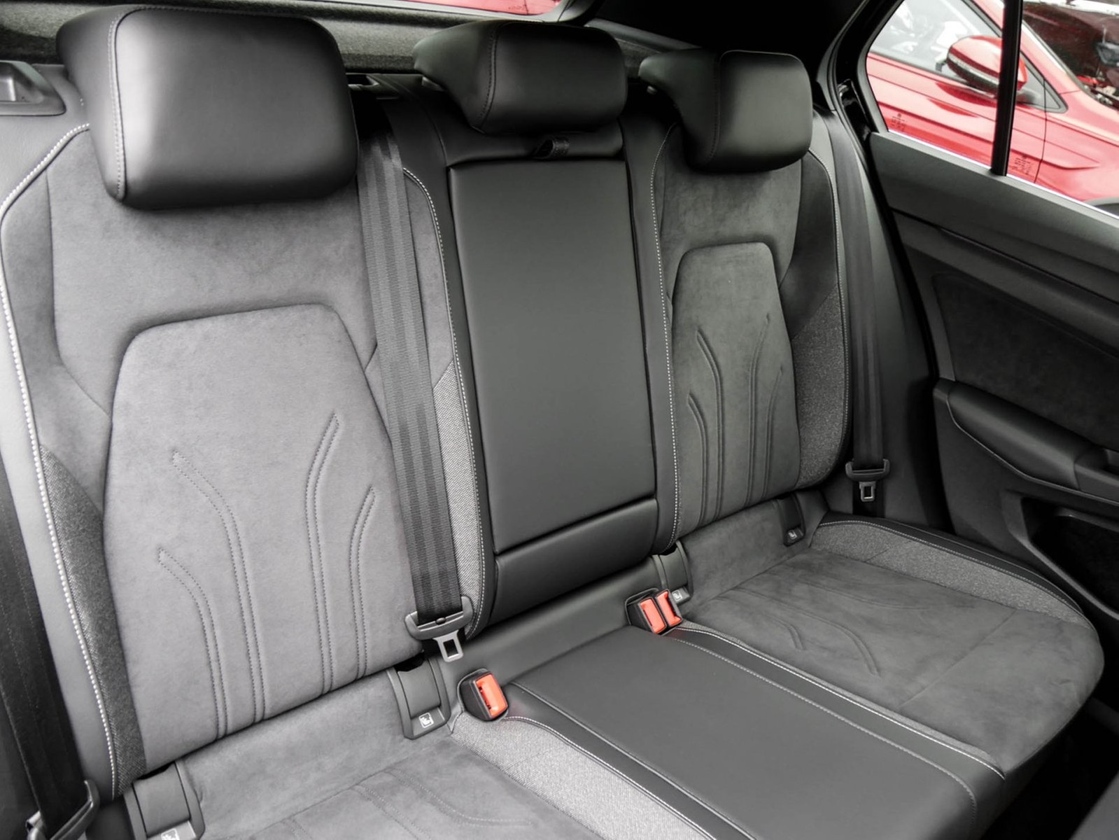 Volkswagen Golf VIII 1.5 eTSI EDITION 50 PANO CAM ACC LM18