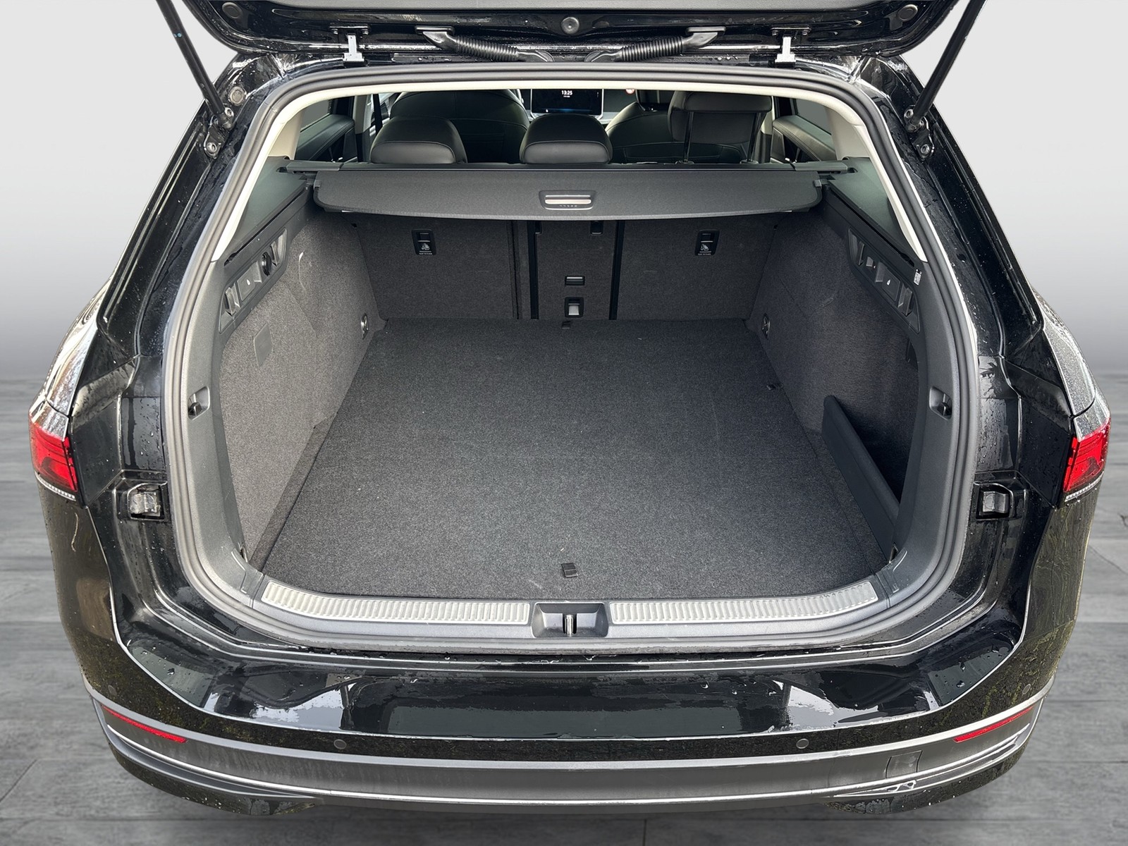 Volkswagen Passat Variant 1.5 HYBRID BUSINESS NEUES MODELL AHK