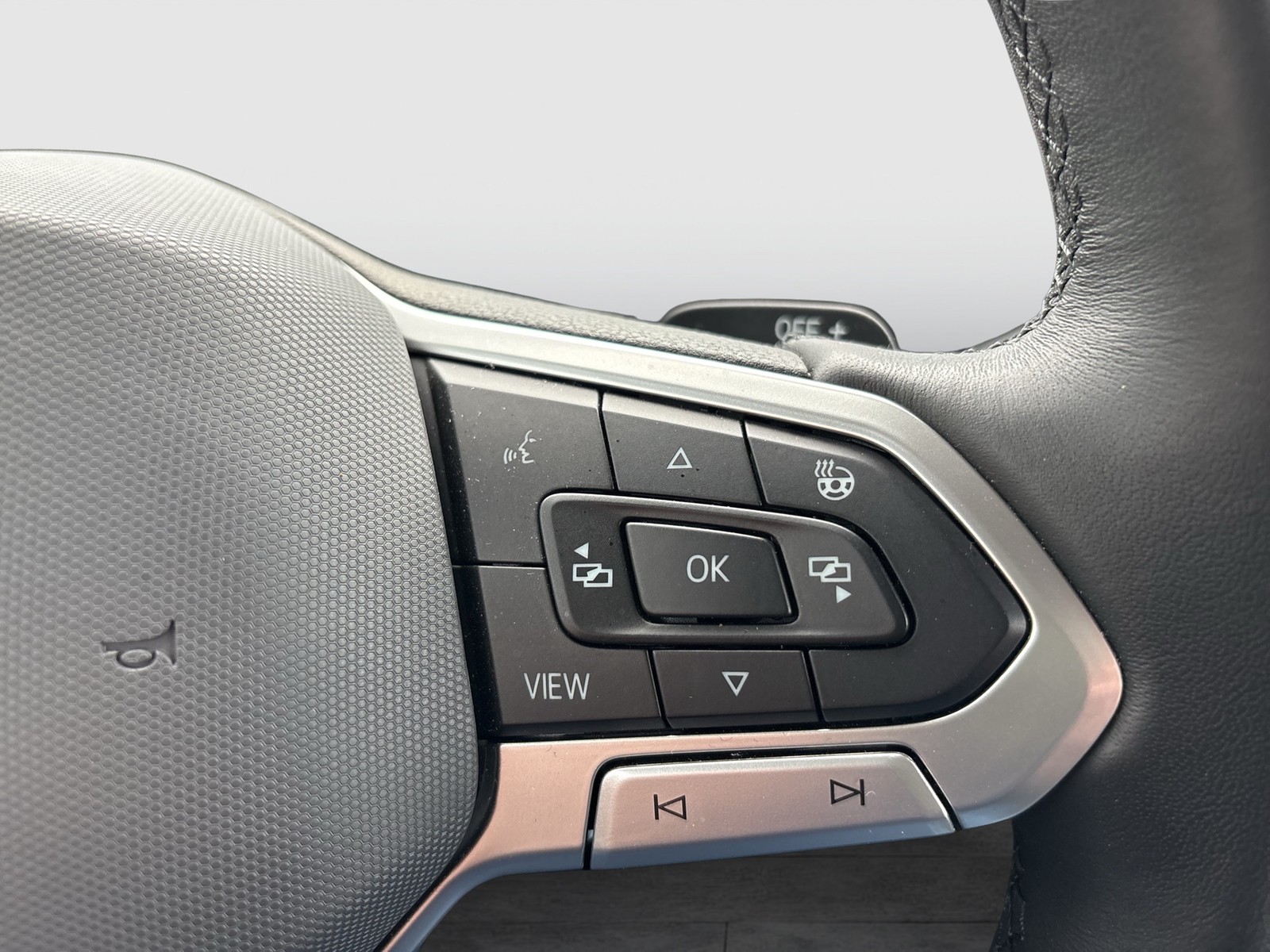 Volkswagen Tiguan 1.5 HYBRID ELEGANCE NEUESMODELL LEDER AHK