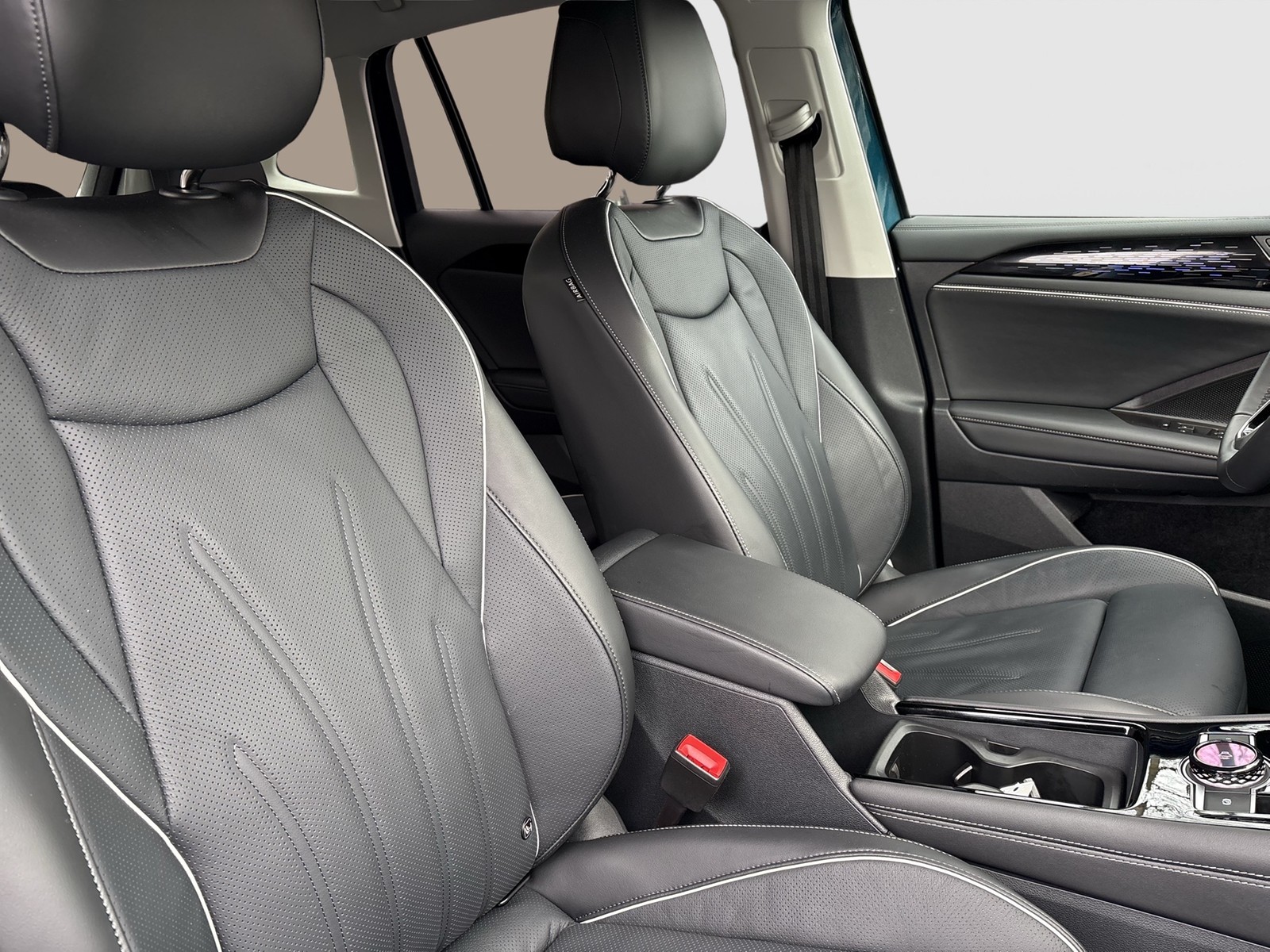 Volkswagen Tiguan 1.5 HYBRID ELEGANCE NEUESMODELL LEDER AHK