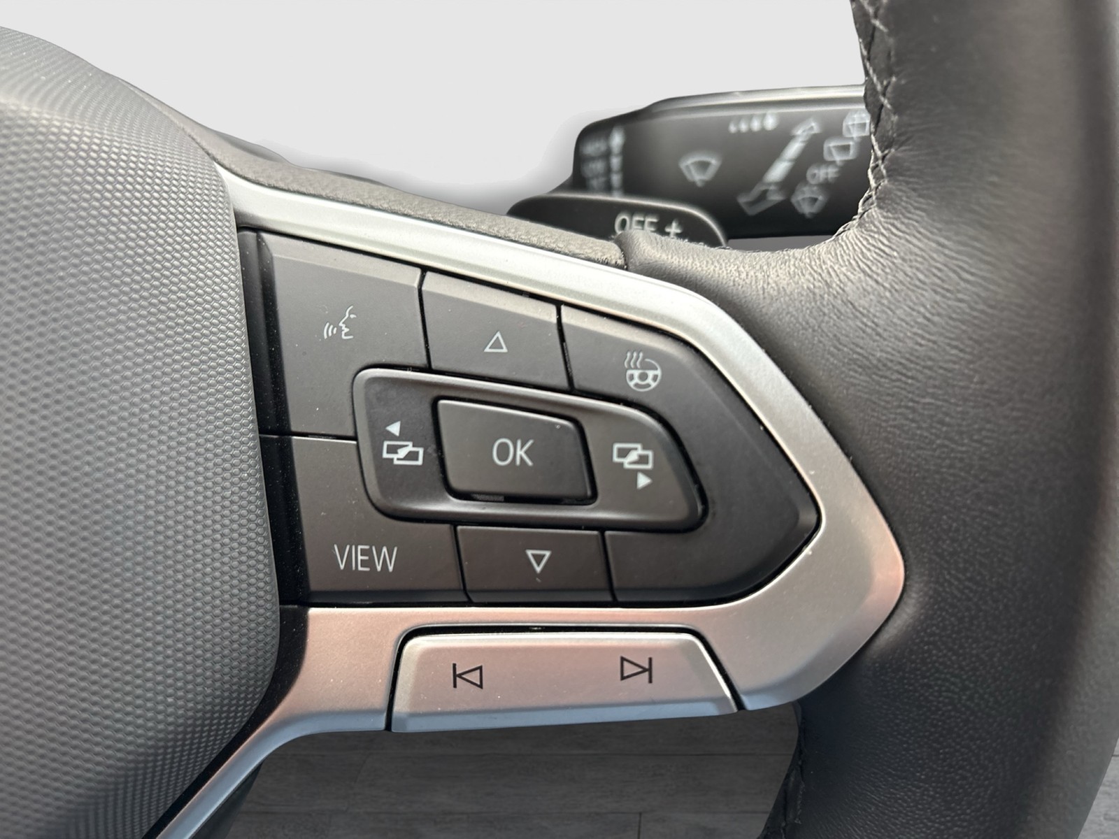 Volkswagen Golf VIII 1.5 eTSI GOAL FACELIFT 360°CAM CARPLAY