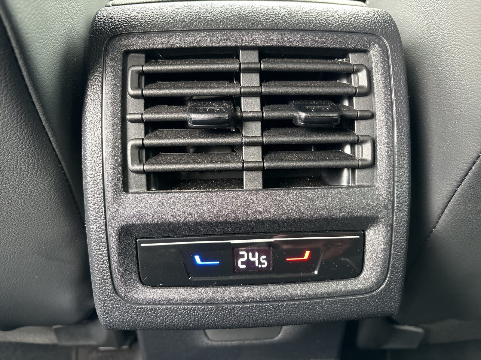 Volkswagen Golf VIII 1.5 eTSI GOAL FACELIFT HARMAN KARDON