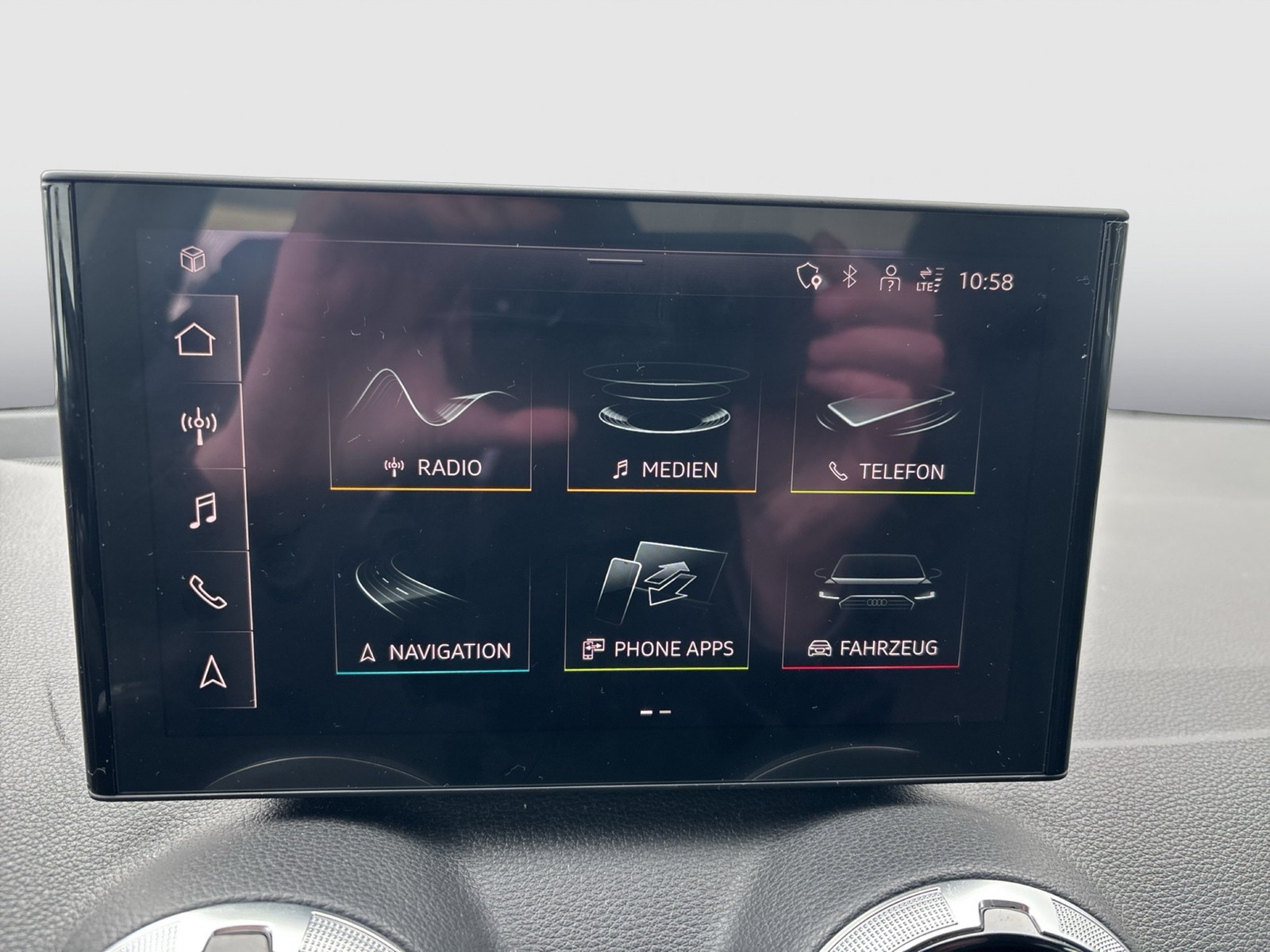 Audi Q2 35 advanced AHK CAM LM18 E-KLAPPE CARPLAY