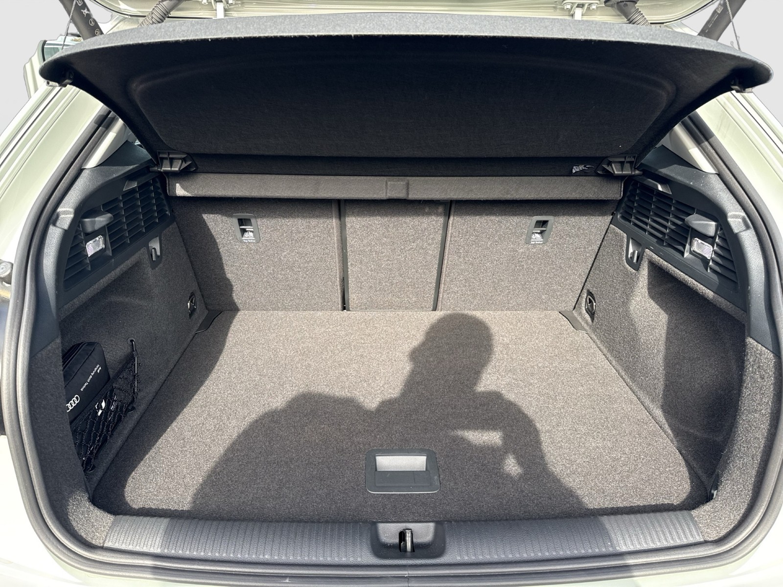 Audi Q2 35 advanced AHK CAM LM18 E-KLAPPE CARPLAY