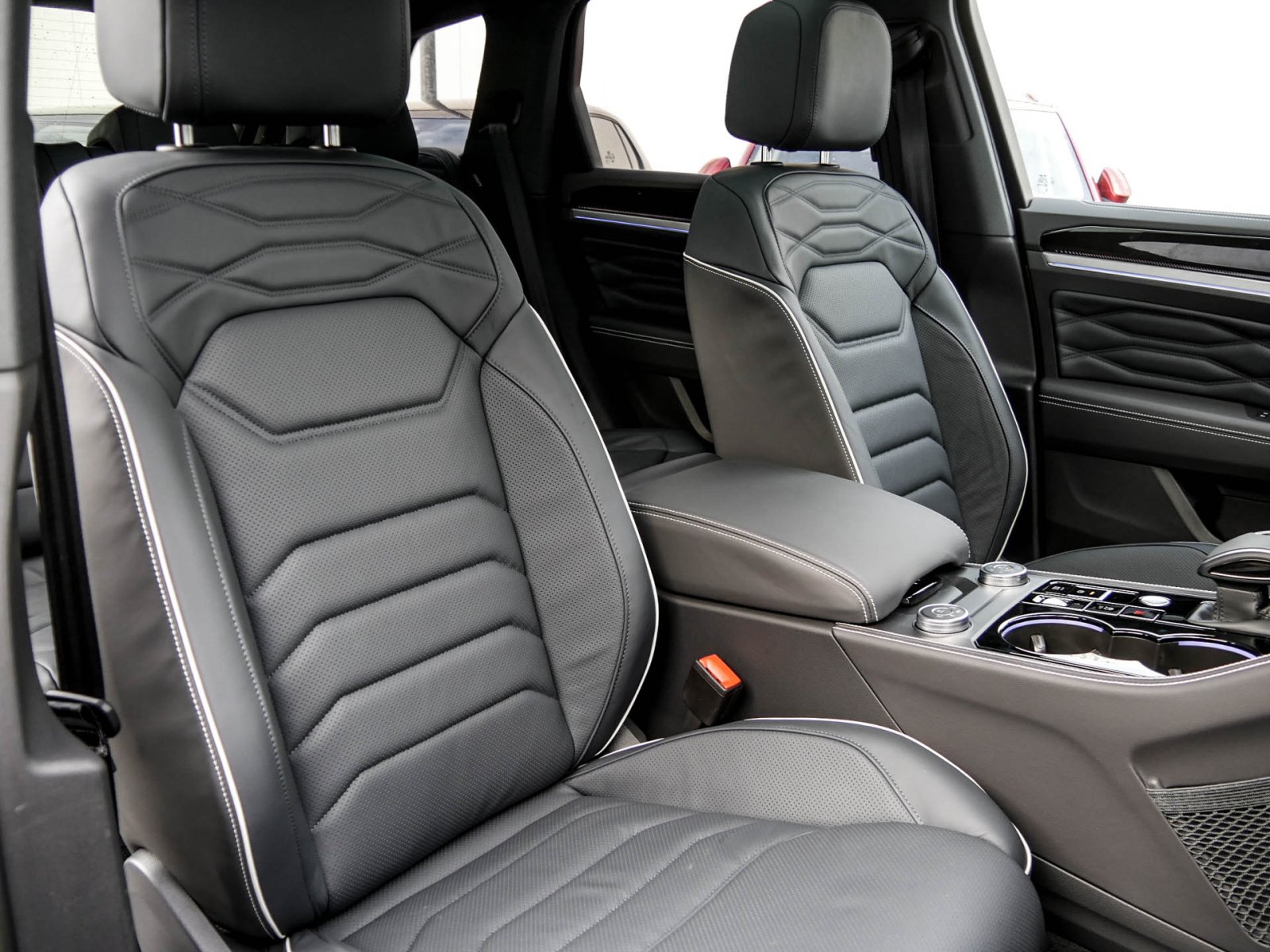 Volkswagen Touareg V6 TDI R-LINE ALLRADLENKUNG DYNAUDIO AHK