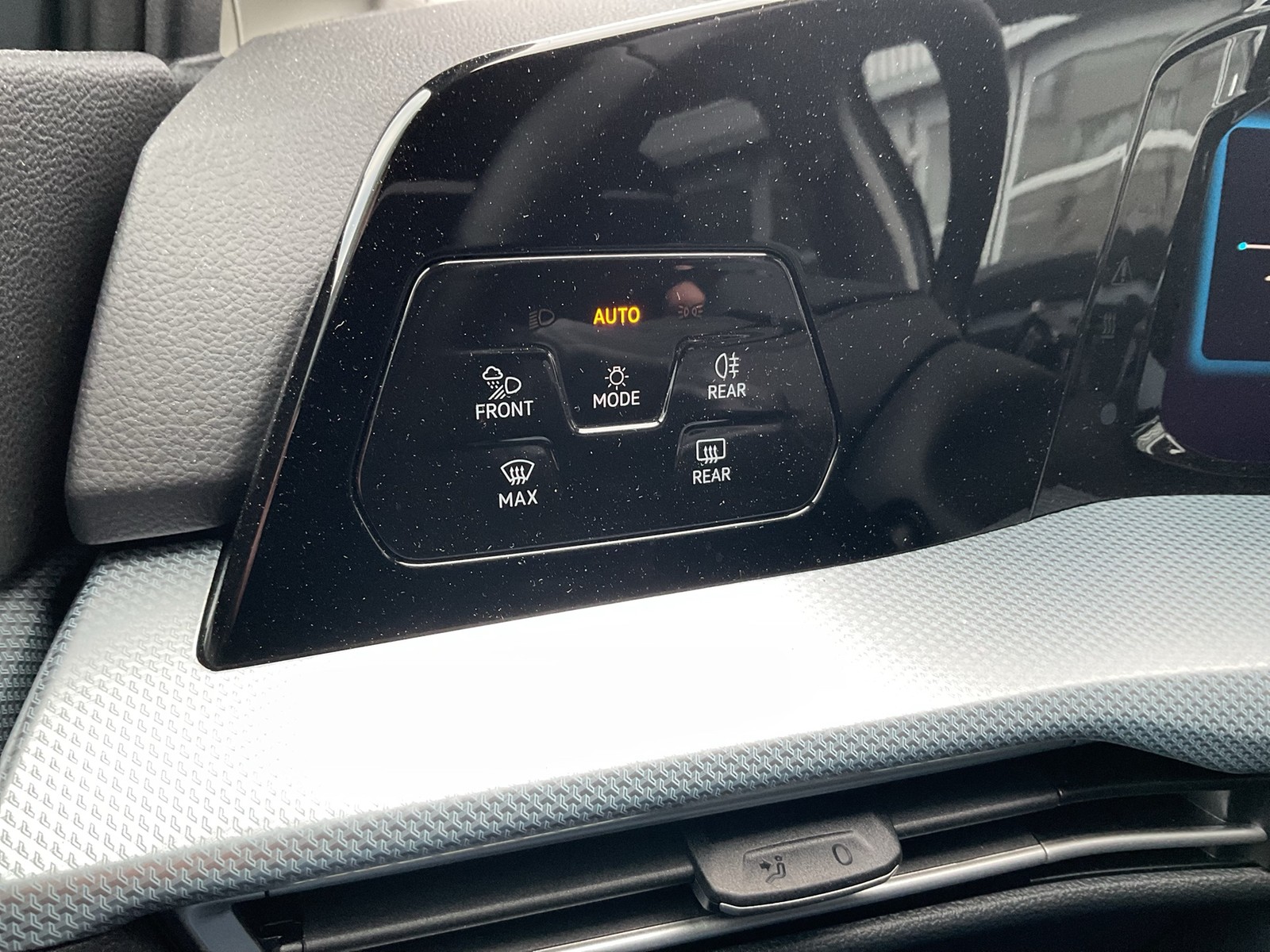 Volkswagen Golf VIII 2.0 GOAL FACELIFT AHK CAM ACC NAVI