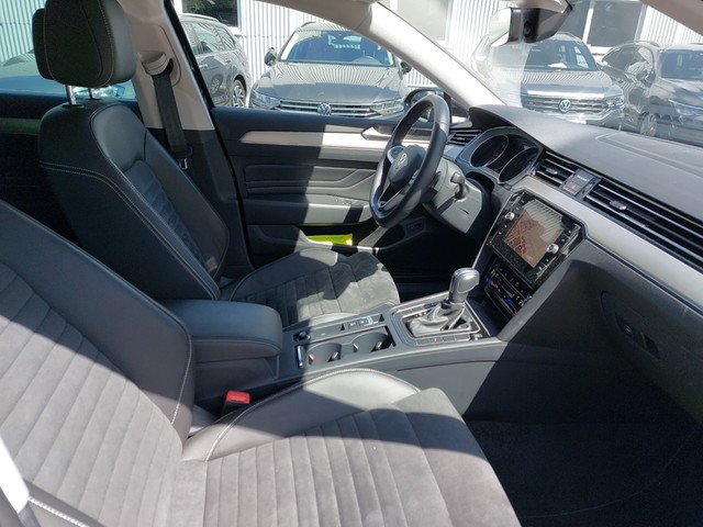 Volkswagen Passat Variant 2.0 ELEGANCE KAMERA ACC MATRIX AHK