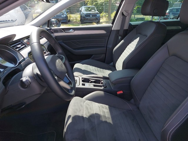 Volkswagen Passat Variant 2.0 ELEGANCE KAMERA ACC MATRIX AHK
