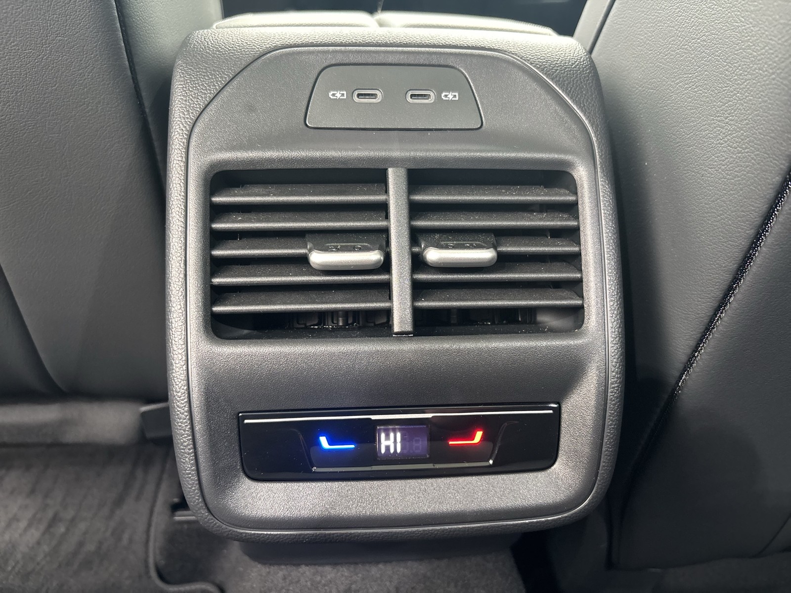 Volkswagen Passat Variant 2.0 ELEGANCE 4X4 NEUESMODELL PANO