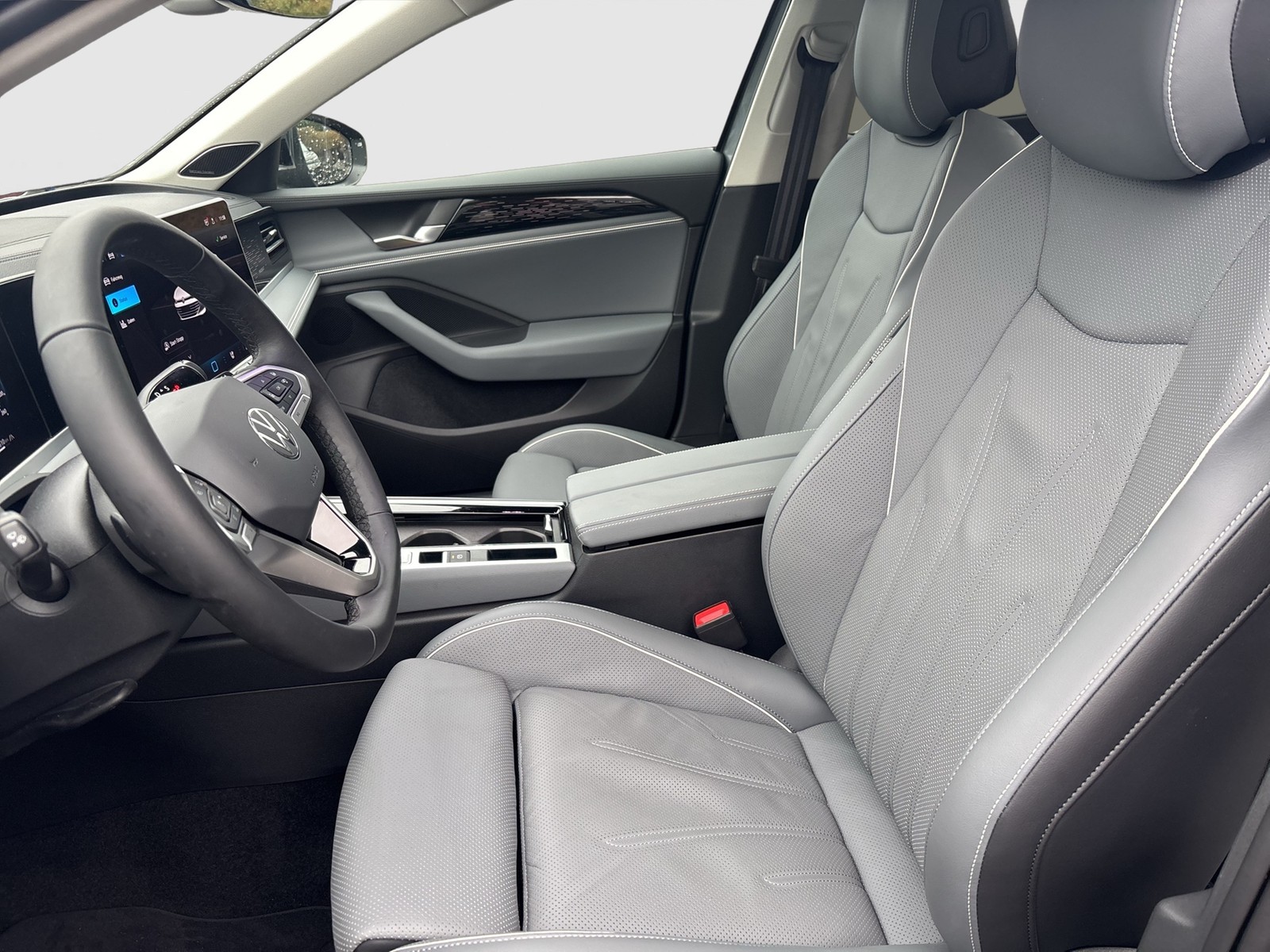 Volkswagen Passat Variant 2.0 ELEGANCE 4X4 NEUESMODELL PANO