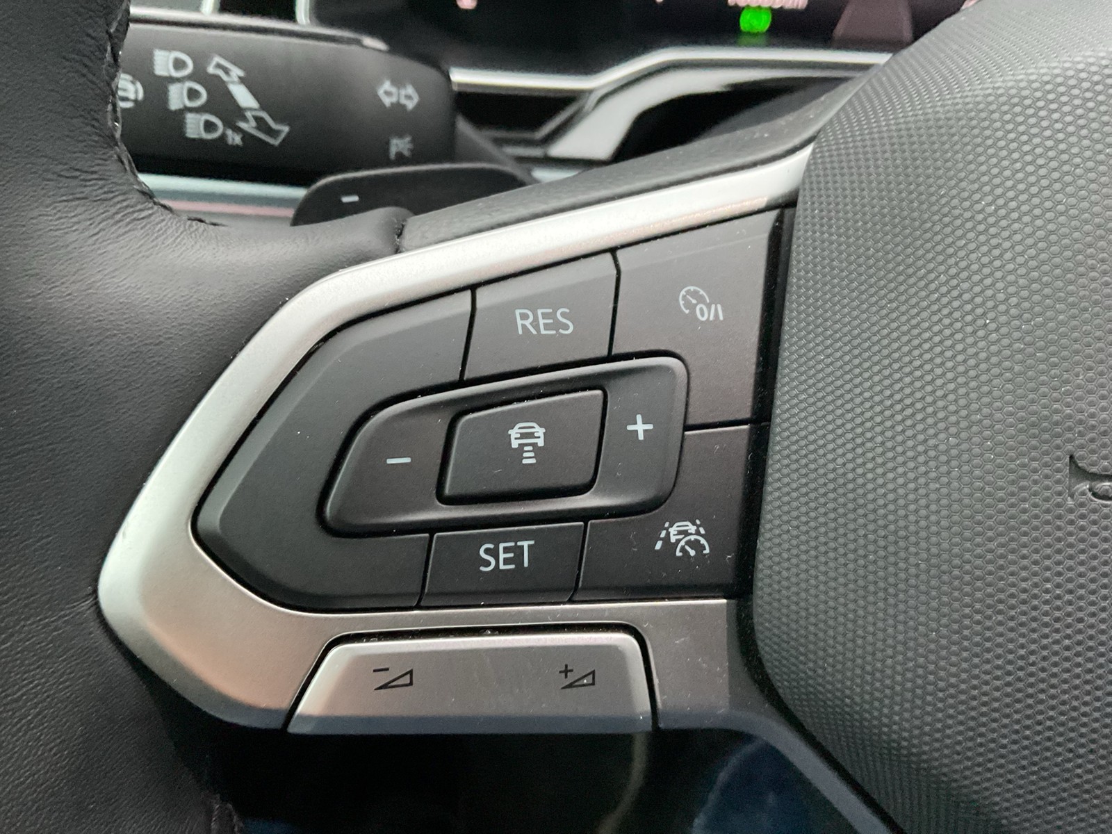 Volkswagen Taigo 1.5 GOAL ACC NAVI LM17 CARPLAY SITZHEIZUNG