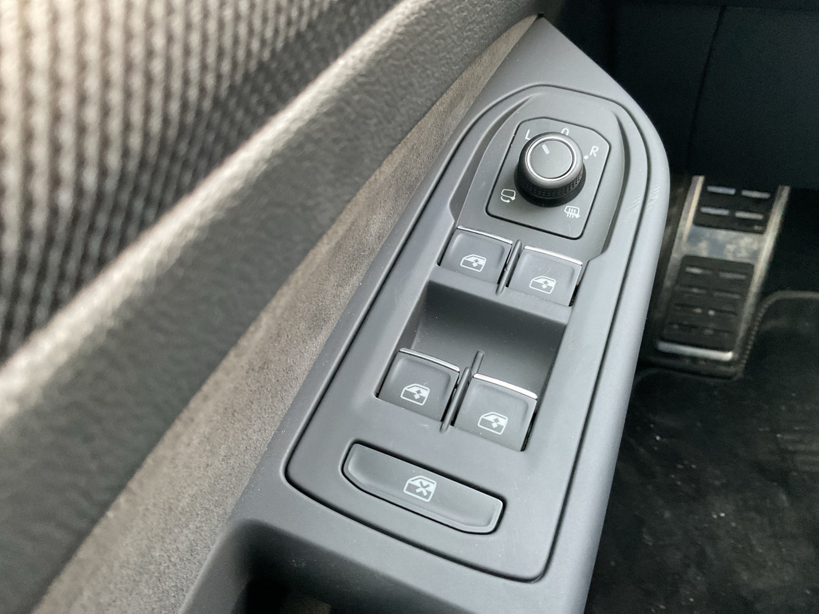 Volkswagen Golf Variant VIII 1.5eTSI R-LINE FACELIFT 360CAM