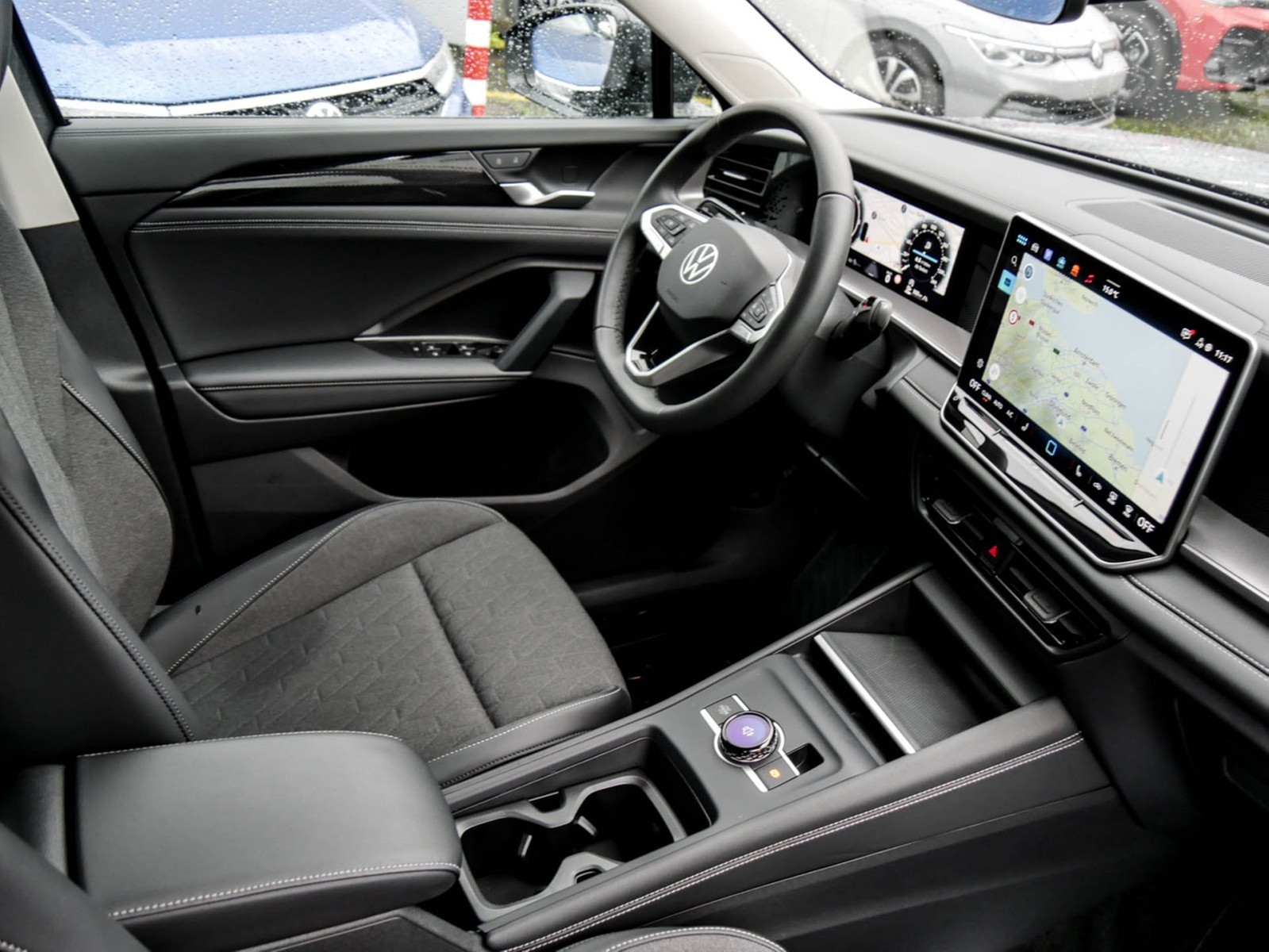 Volkswagen Tayron 2.0 LIFE 4X4 7SITZE AHK 360°CAM ACC LM18