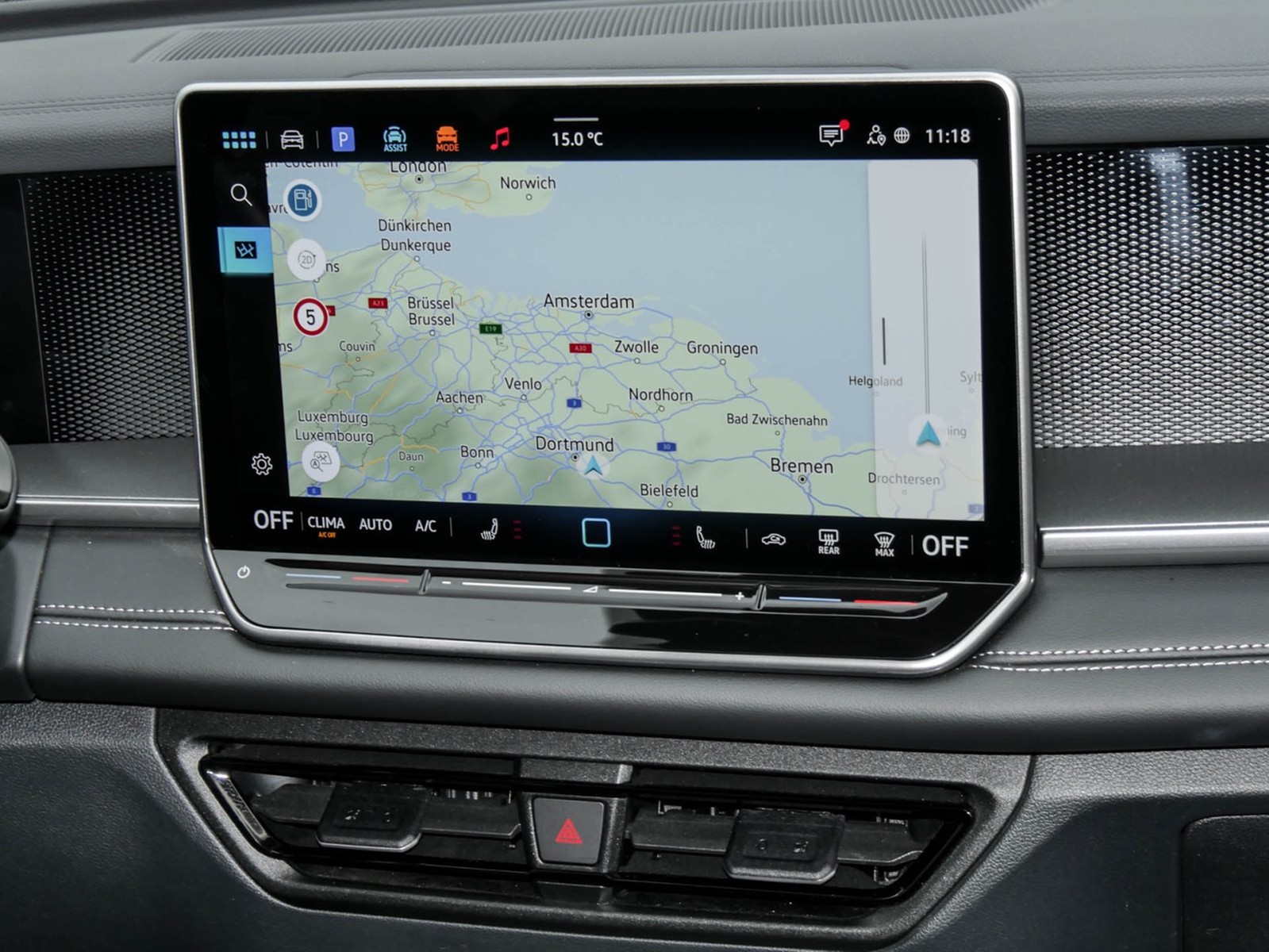 Volkswagen Tayron 2.0 LIFE 4X4 7SITZE AHK 360°CAM ACC LM18