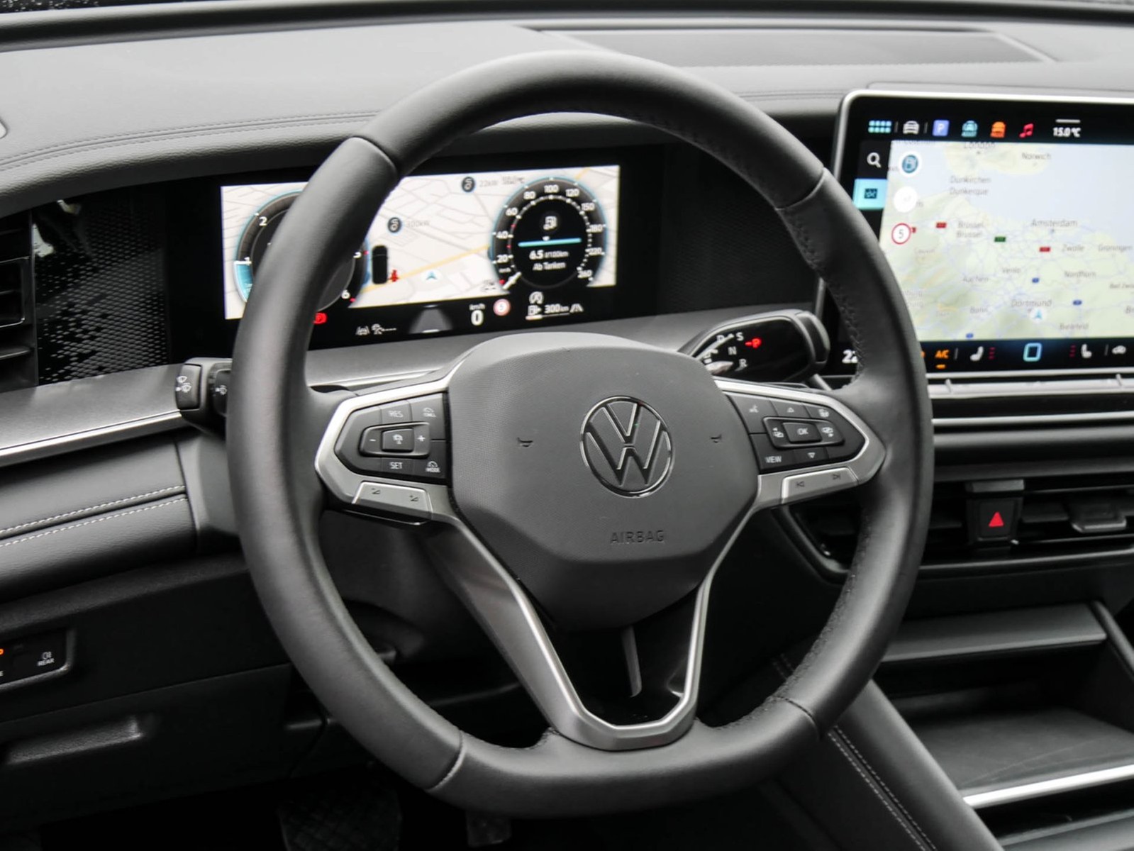 Volkswagen Tayron 2.0 LIFE 4X4 7SITZE AHK 360°CAM ACC LM18