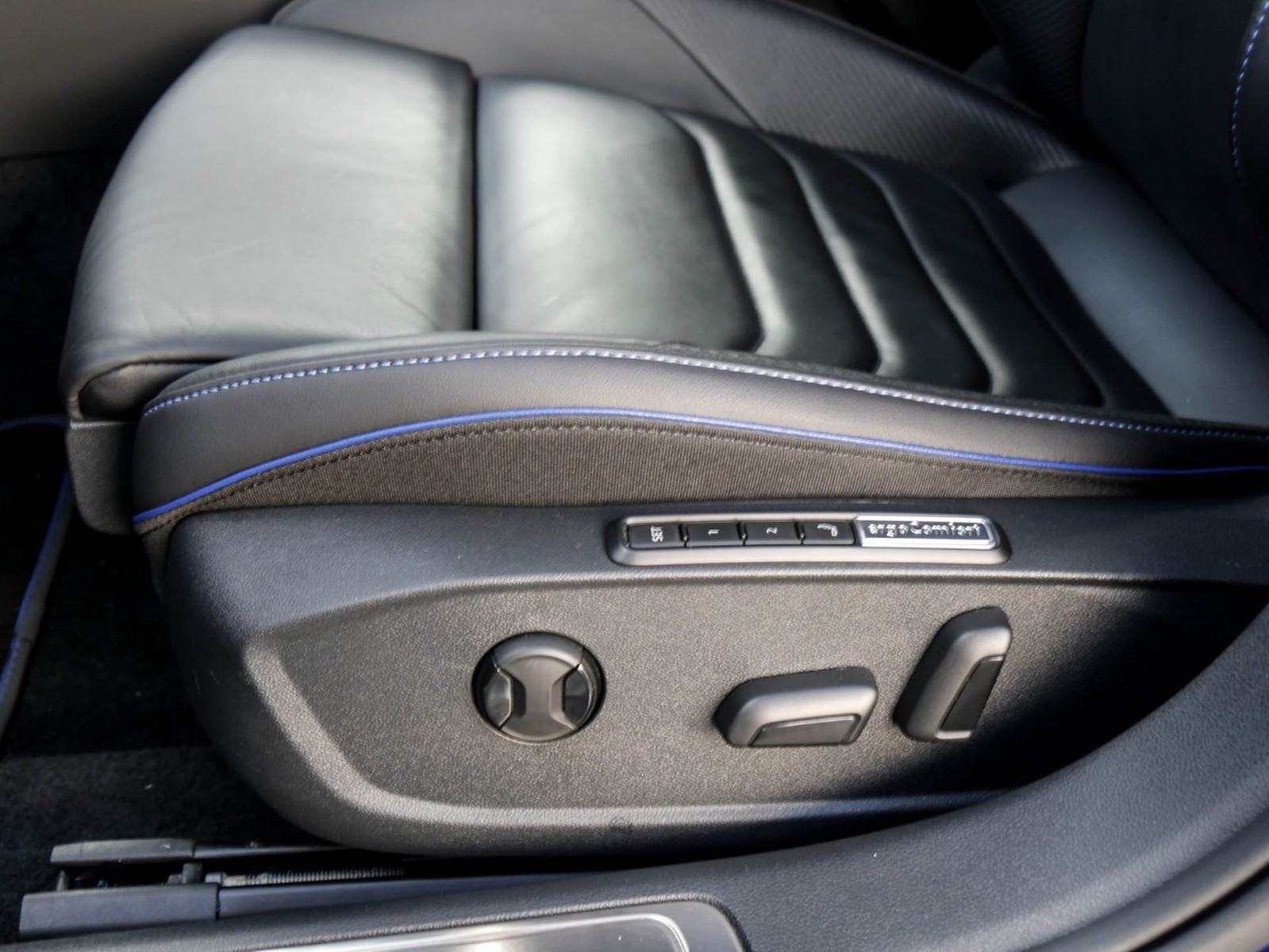 Volkswagen Arteon Shooting Brake 2.0 R 4X4 LEDER 360CAM 20Z