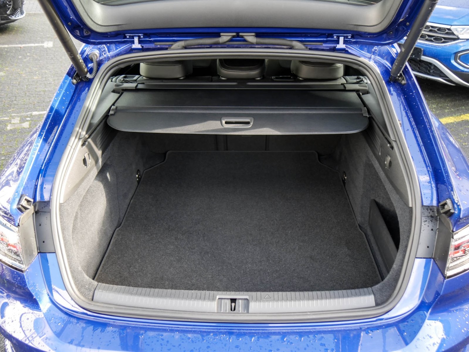 Volkswagen Arteon Shooting Brake 2.0 R 4X4 LEDER 360CAM 20Z