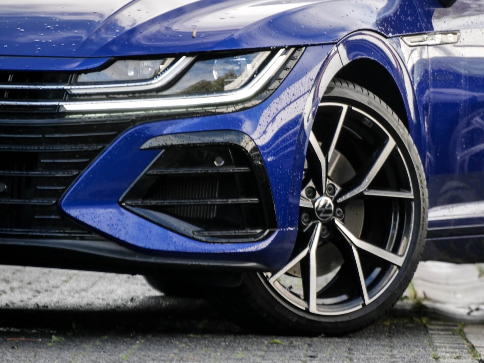 Volkswagen Arteon Shooting Brake 2.0 R 4X4 LEDER 360CAM 20Z