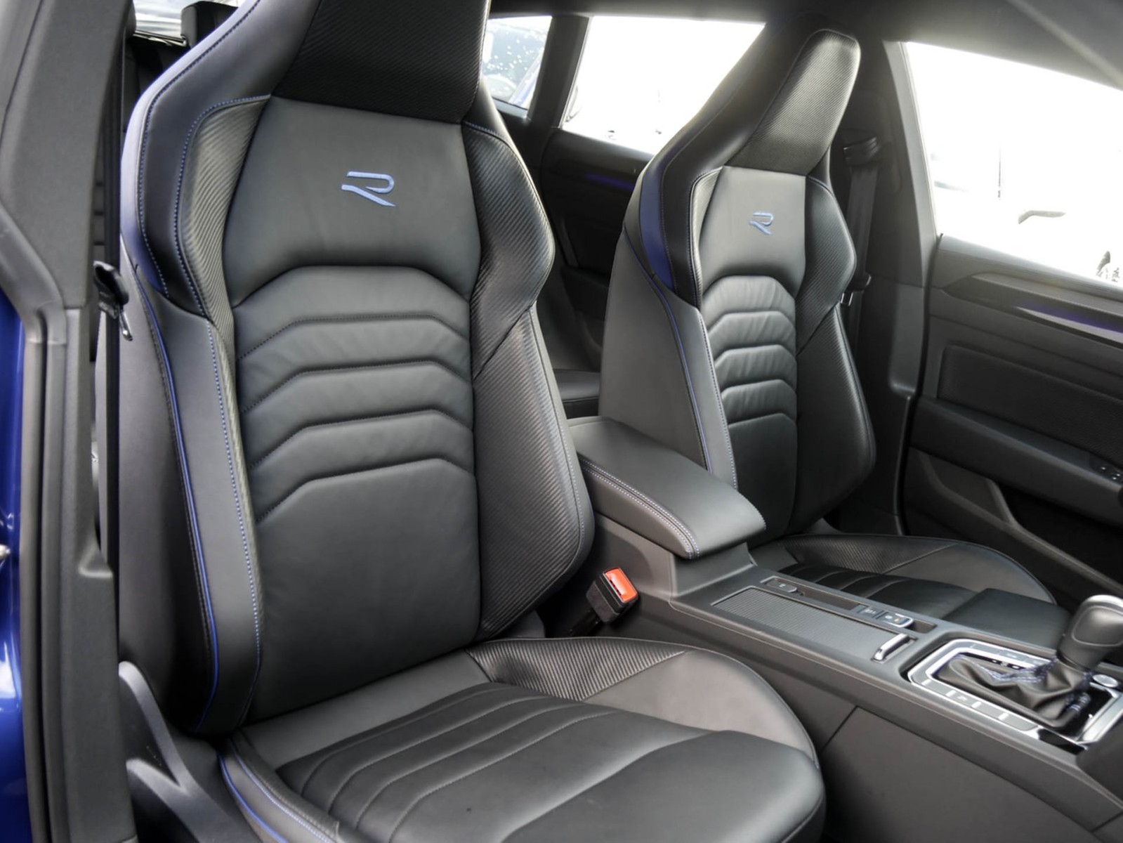 Volkswagen Arteon Shooting Brake 2.0 R 4X4 LEDER 360CAM 20Z