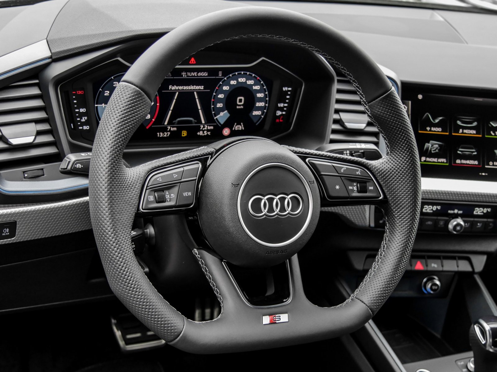 Audi A1 Sportback 30 TFSI S tronic S Line LED+Kamera+Sportsitze+GRA+Optikpaket+