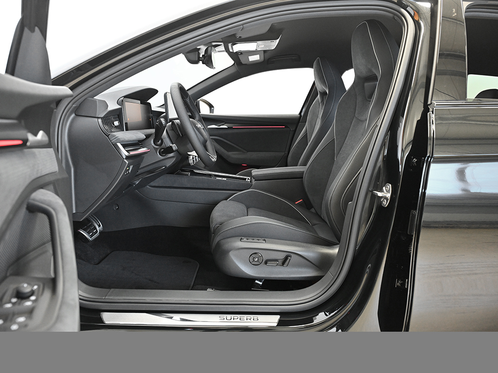 Skoda Superb Combi 2.0 SPORTLINE DSG 4x4 HEADUP NAVI