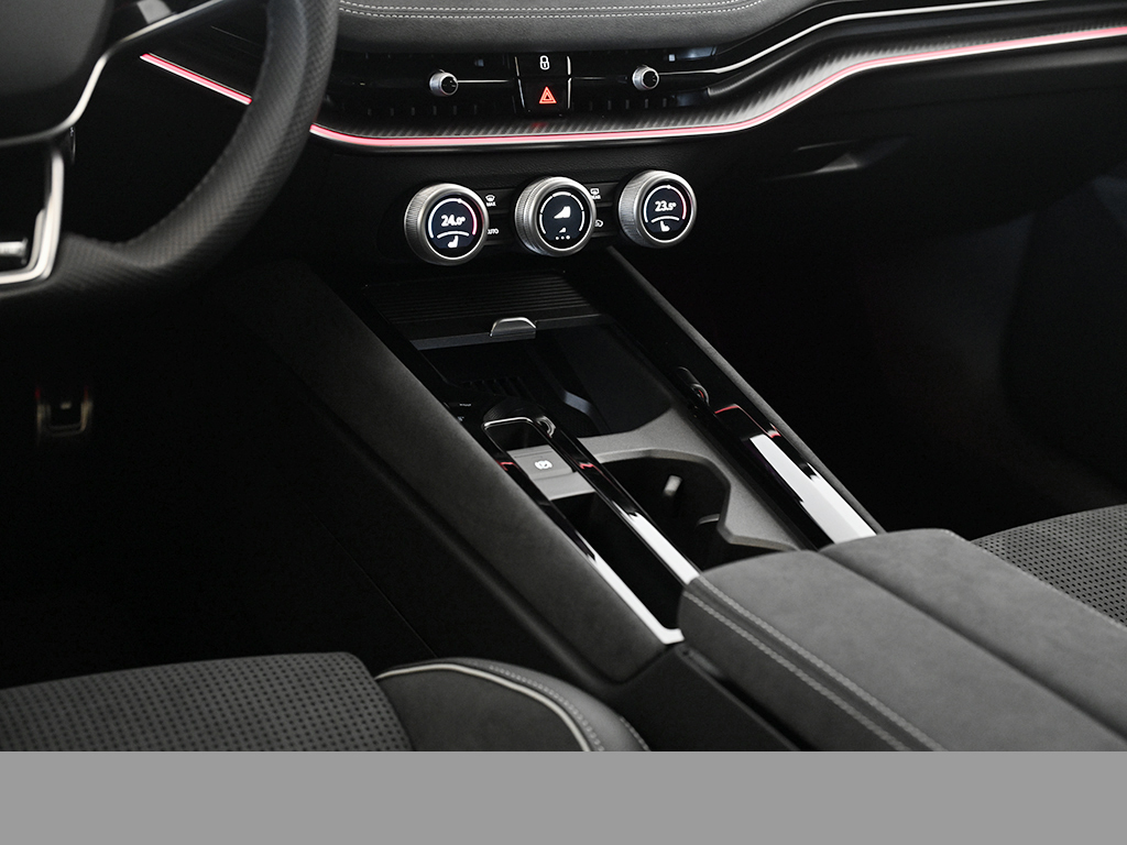 Skoda Superb Combi 2.0 SPORTLINE DSG 4x4 HEADUP NAVI