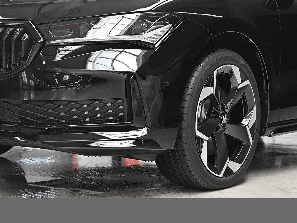 Skoda Superb Combi 2.0 SPORTLINE DSG 4x4 HEADUP NAVI