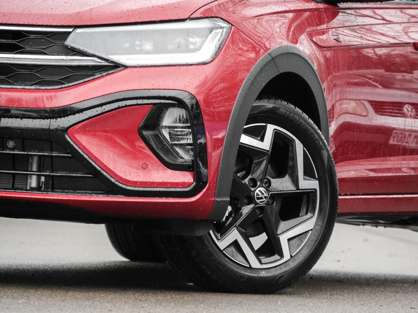 Volkswagen Taigo 1.0 R-LINE DSG SITZHZG CAM ALLWETTERREIFEN