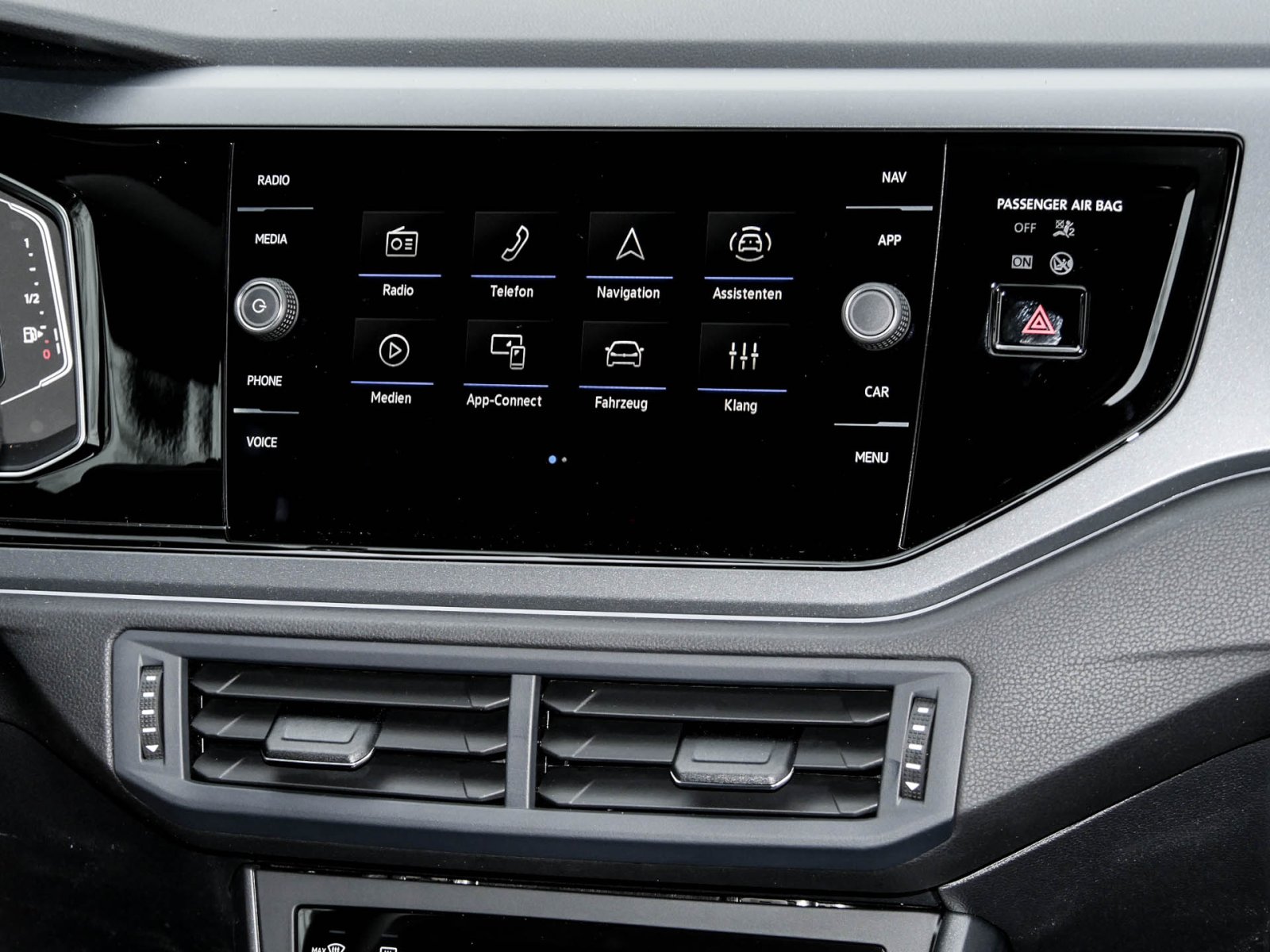 Volkswagen Taigo 1.0 R-LINE DSG SITZHZG CAM ALLWETTERREIFEN