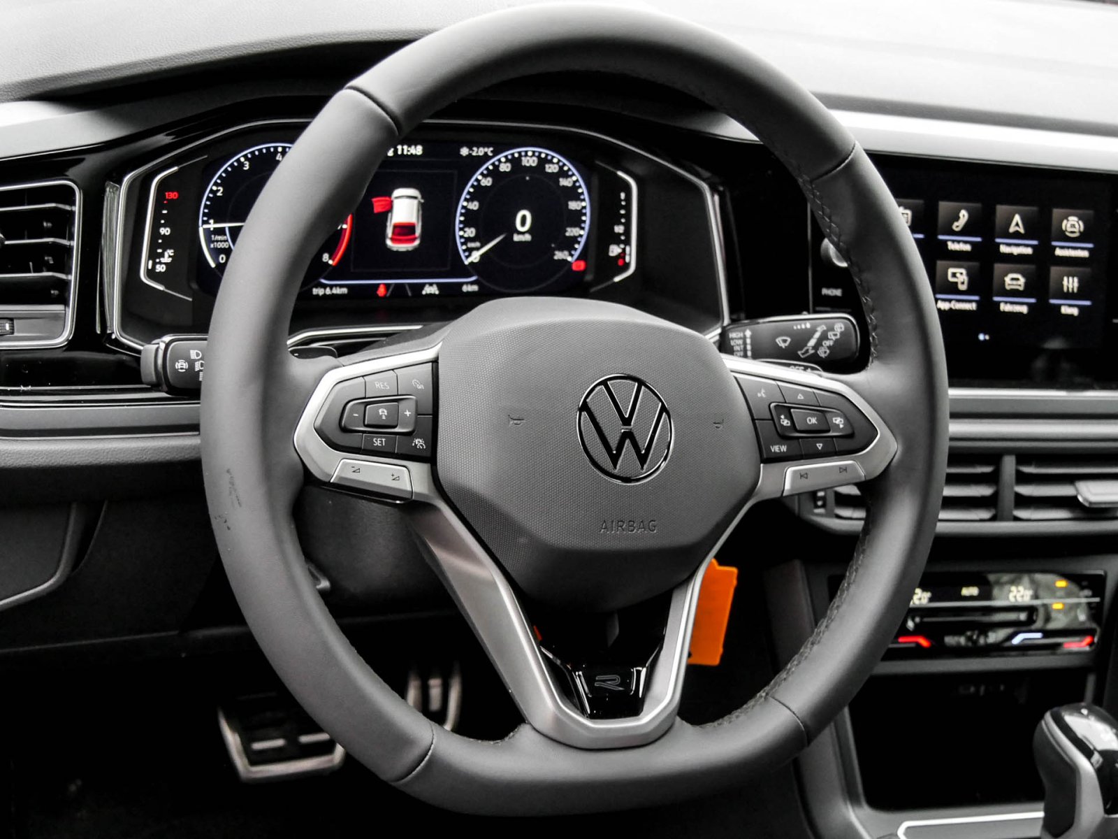 Volkswagen Taigo 1.0 R-LINE DSG SITZHZG CAM ALLWETTERREIFEN